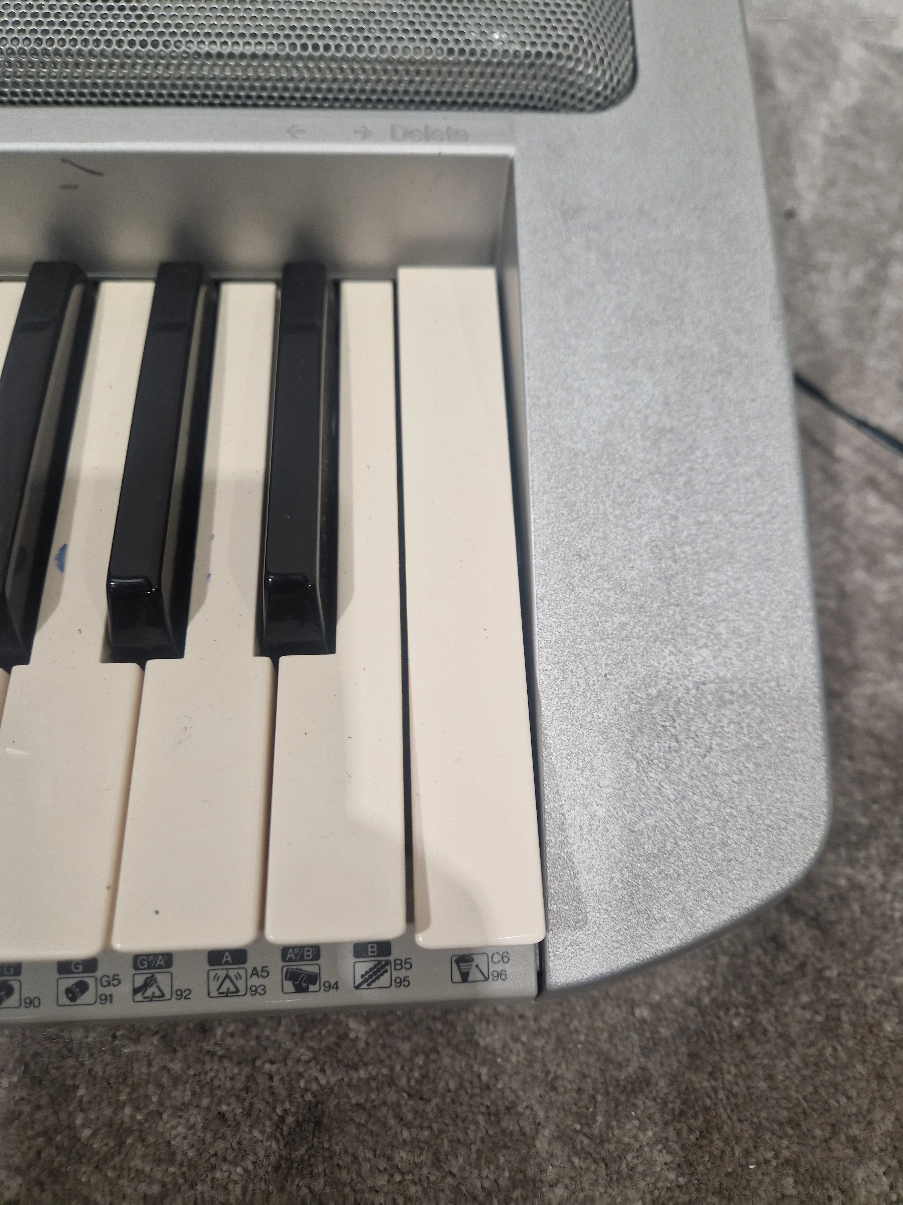 Yamaha Psr450 Keyboard - Portable Arranger, 61 Keys - Spares or Repair - Image 9