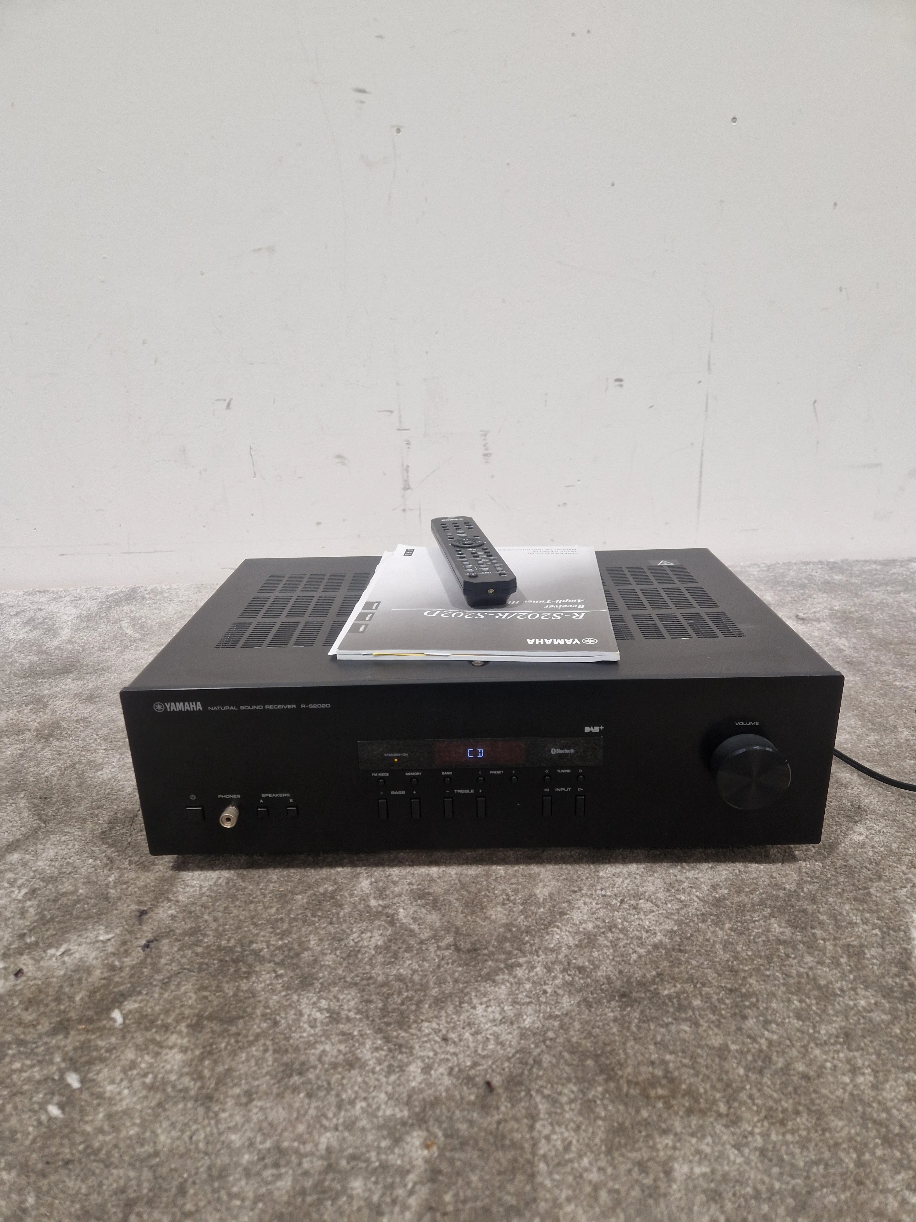 Yamaha R-S202/D - Stereo Receiver - Excellent w/ Power Supply & Remote - Image 2