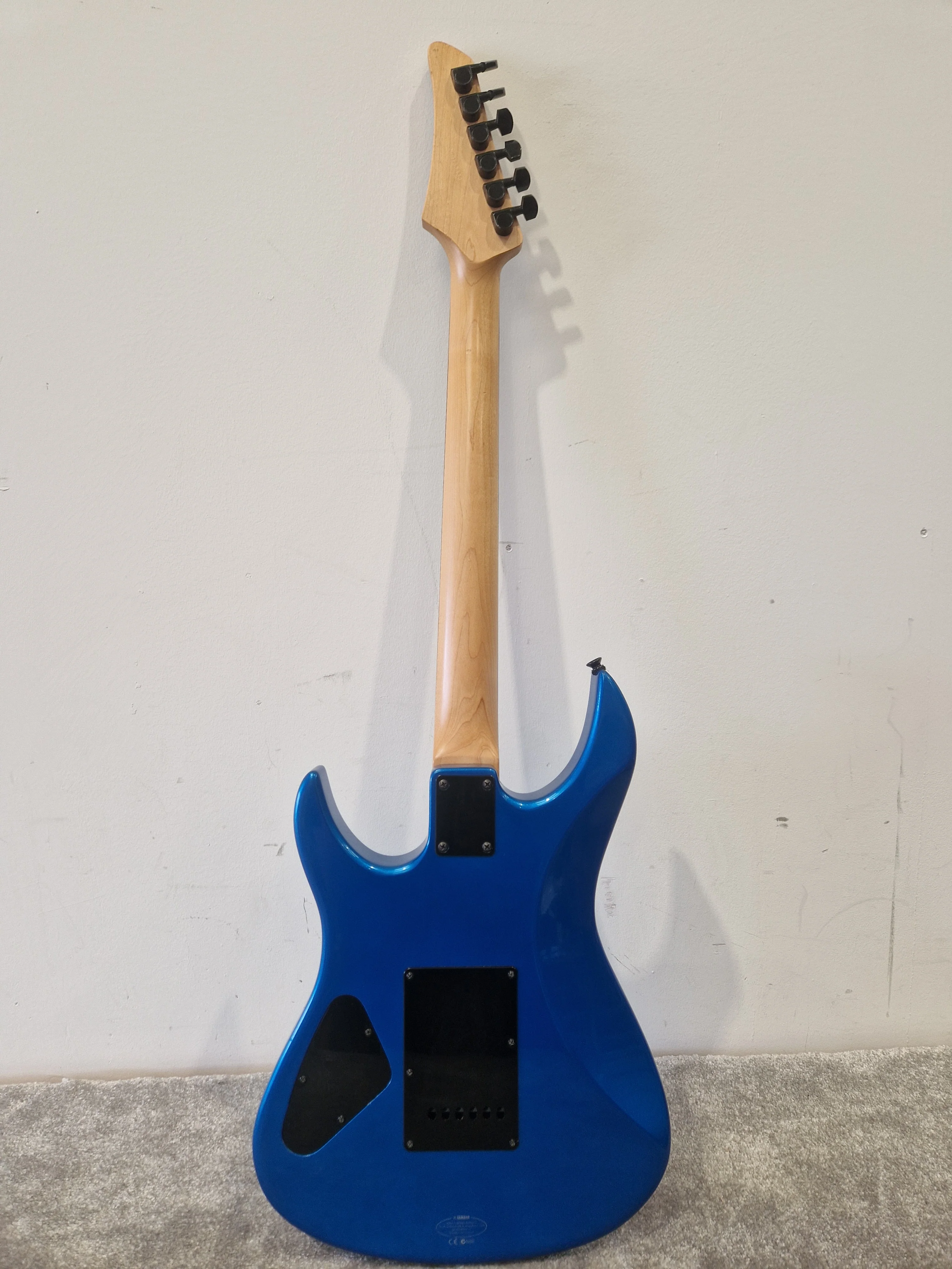 Yamaha RGX121 Electric Guitar - Solid Body, HSH Pickup Configuration - Very Good w/ Soft Case - Image 3