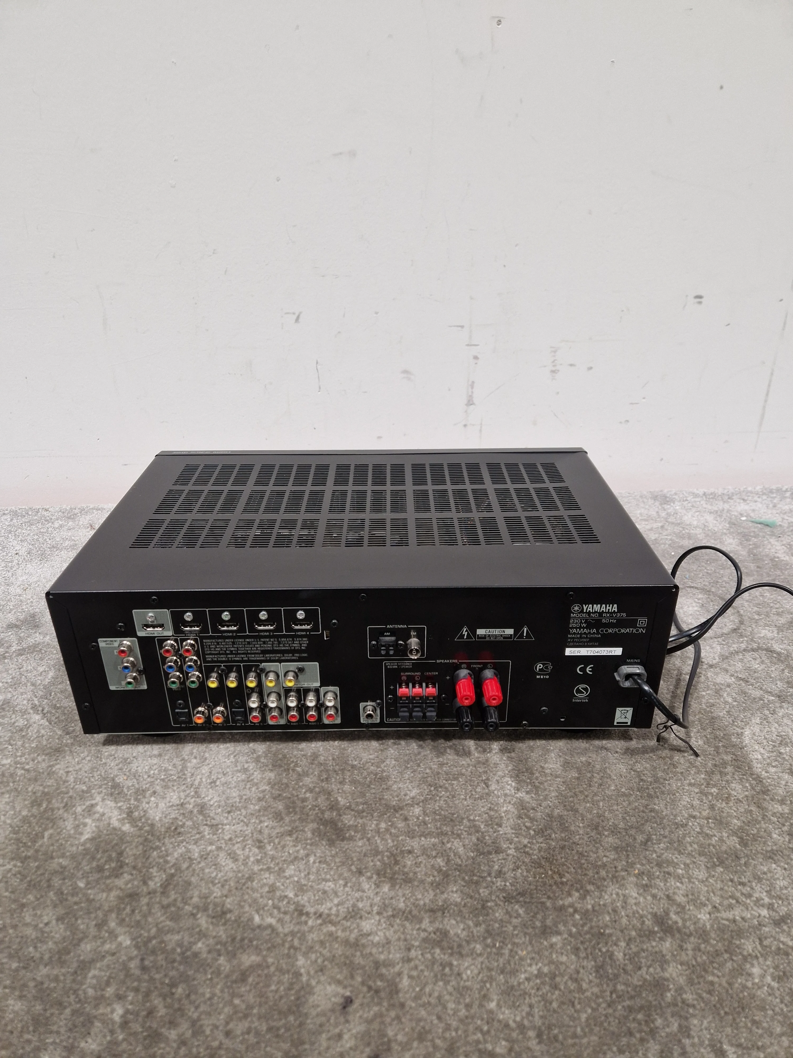 Yamaha RX-V375 - AV Receiver - Black - Excellent w/ Remote - Image 6