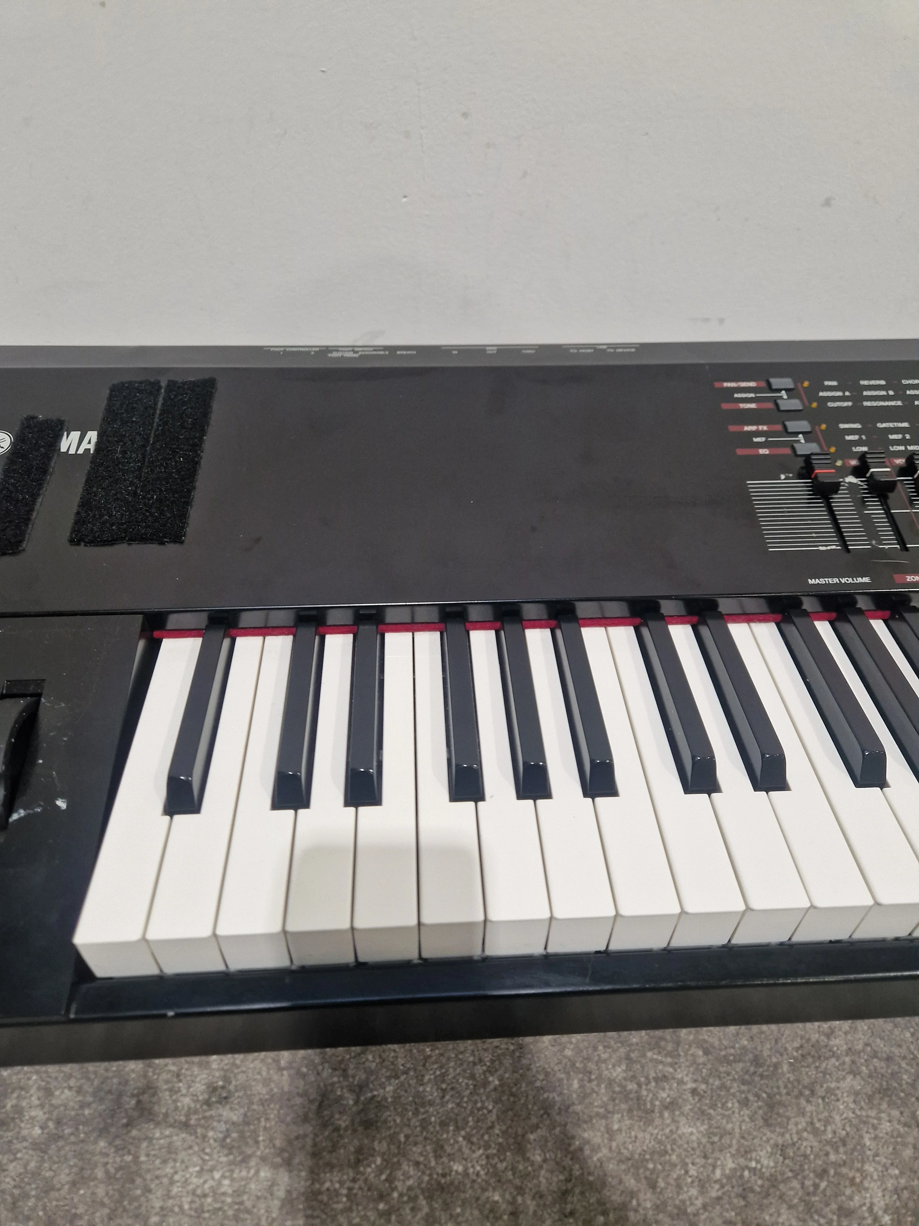 Yamaha S90ES - 88-Key Synthesizer - Spares or Repair - Image 13