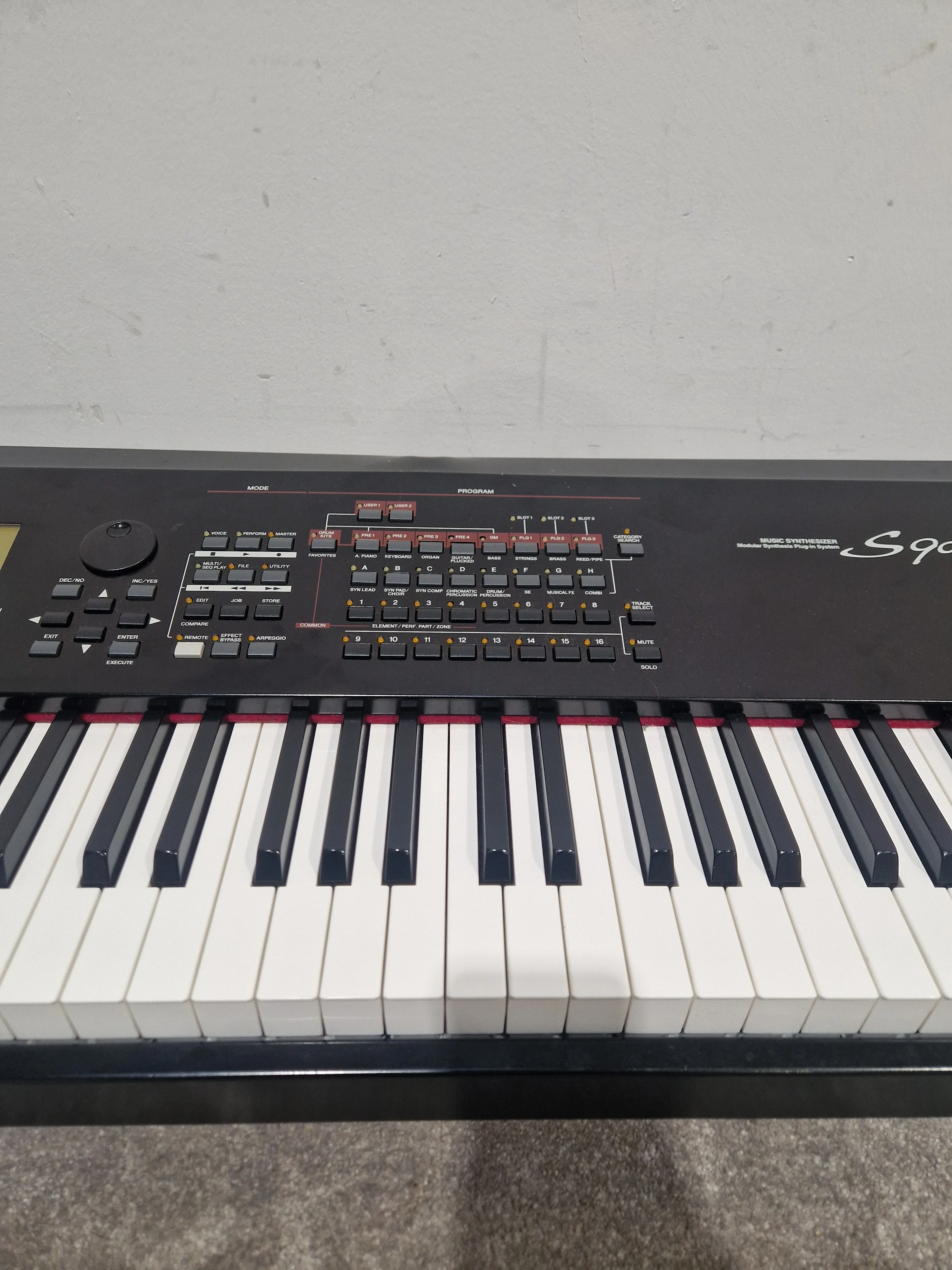 Yamaha S90ES - 88-Key Synthesizer - Spares or Repair - Image 9