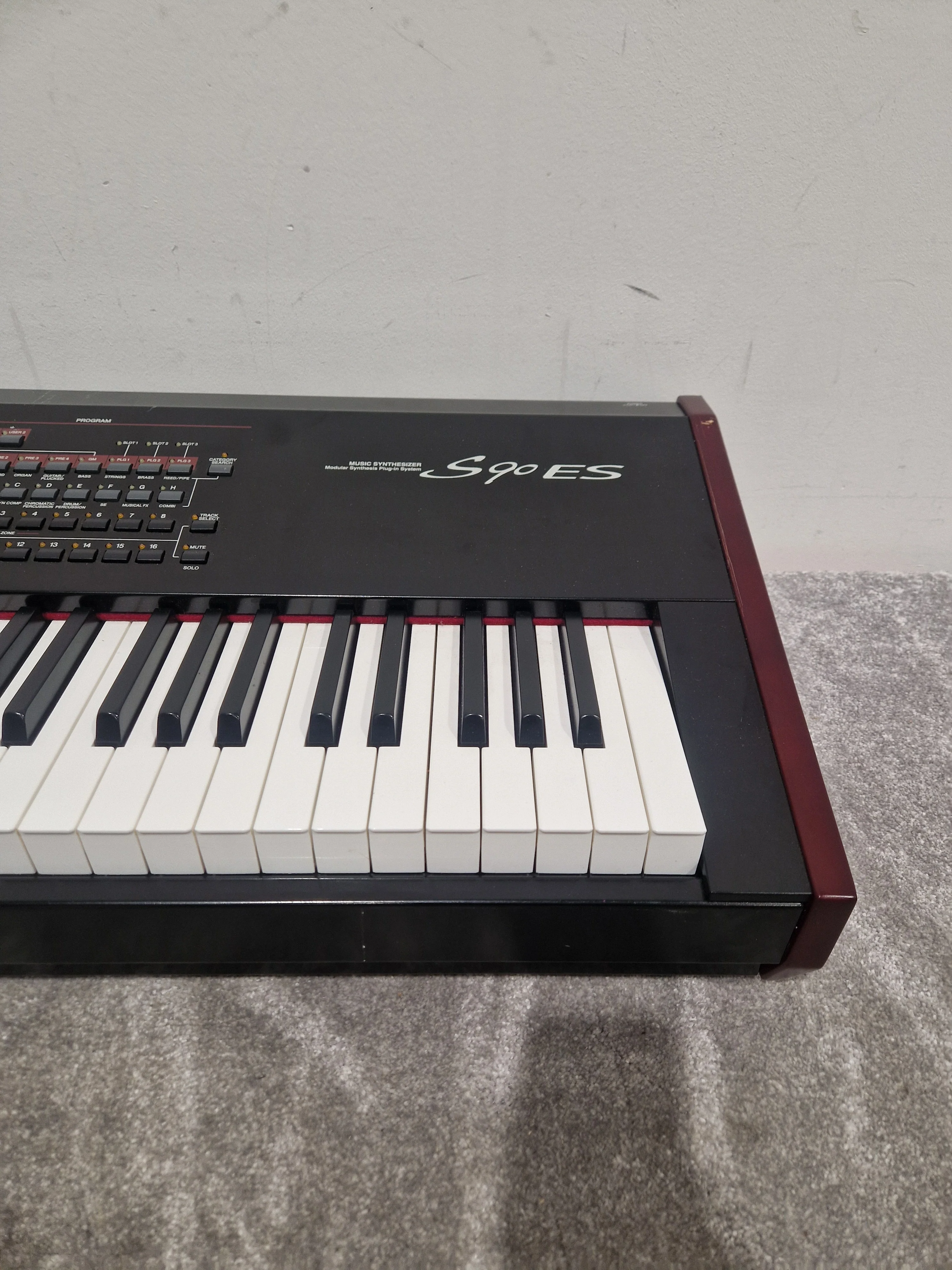 Yamaha S90ES - Digital Synthesizer - Spares or Repair w/ Power Supply - Image 6
