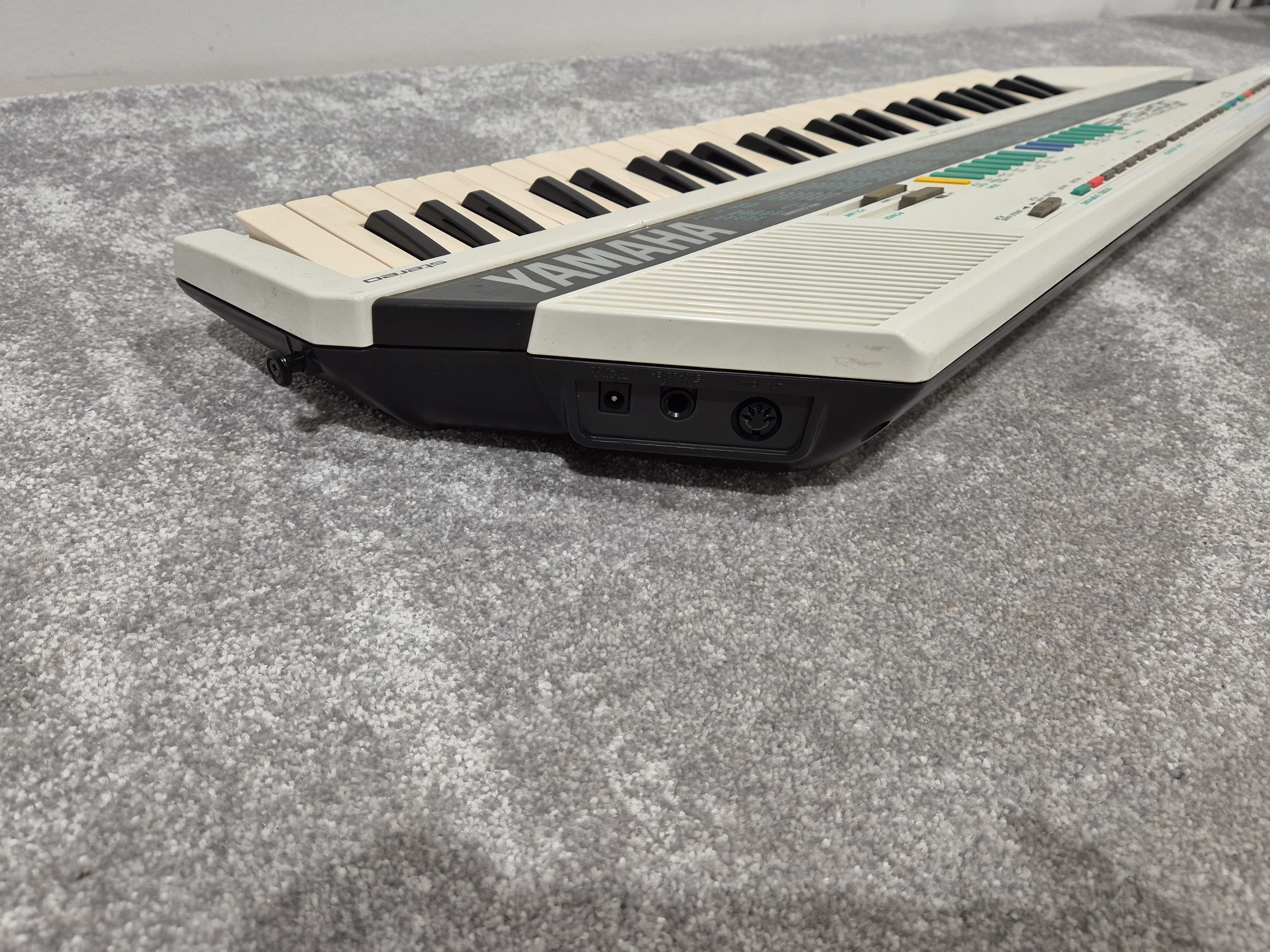 Yamaha SHS-200 - Digital Shoulder Electronic Keyboard w/ Hard Case - Image 14