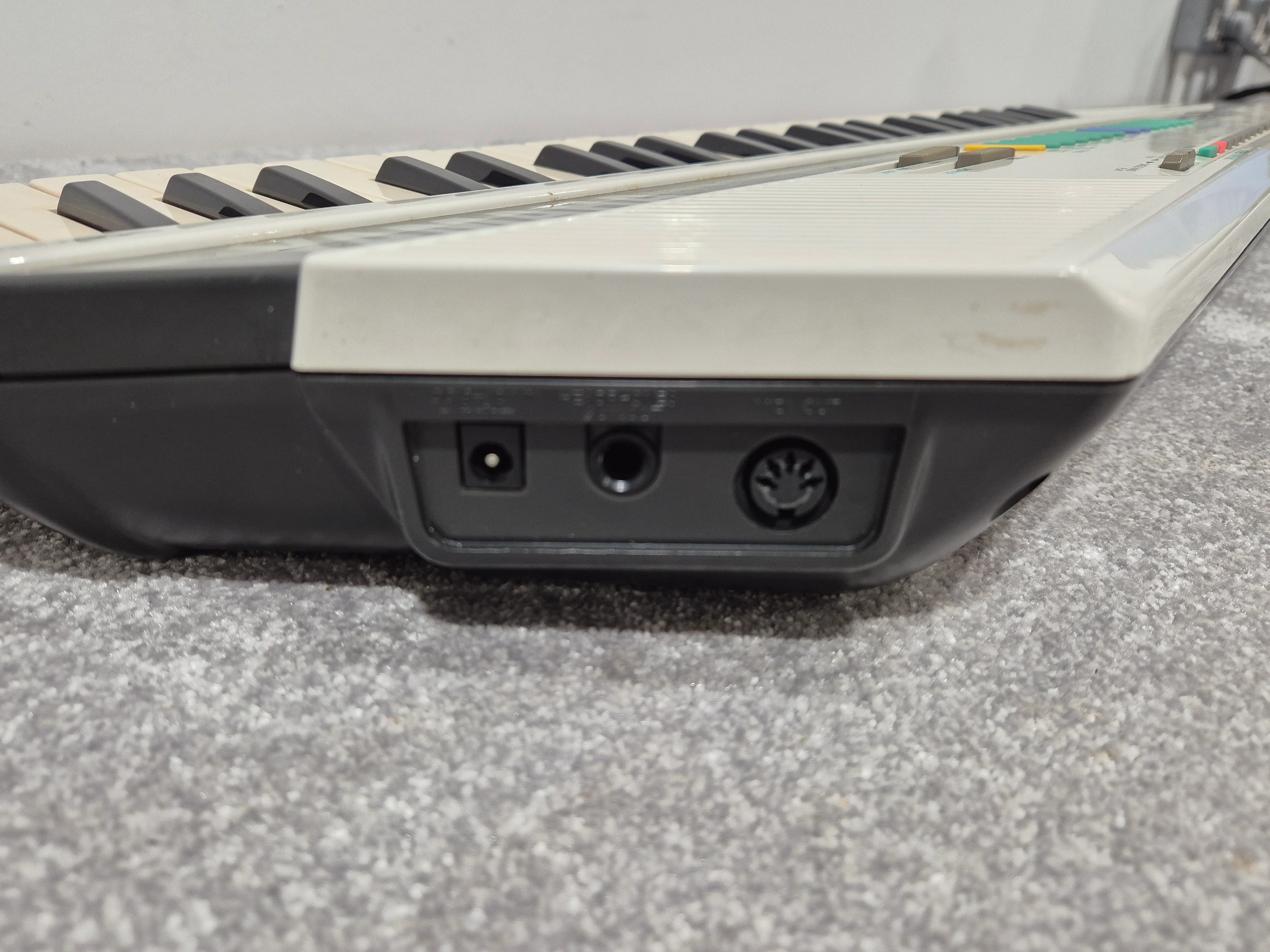 Yamaha SHS-200 - Digital Shoulder Electronic Keyboard w/ Hard Case - Image 15