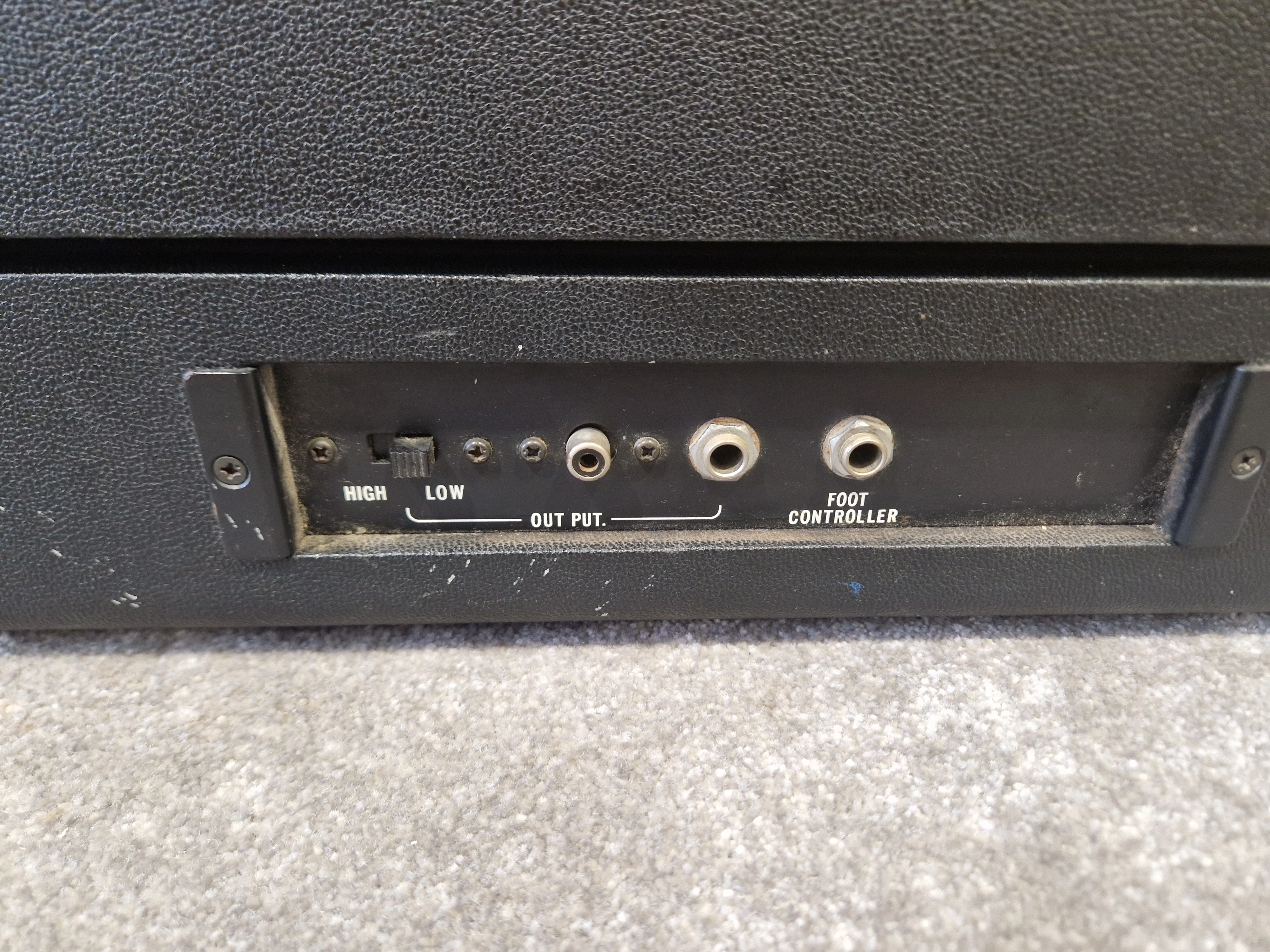 Yamaha SY-2 – Monophonic Analog Synth – Aftertouch Keyboard – Very Good Vintage w/ Case + Legs - Image 4