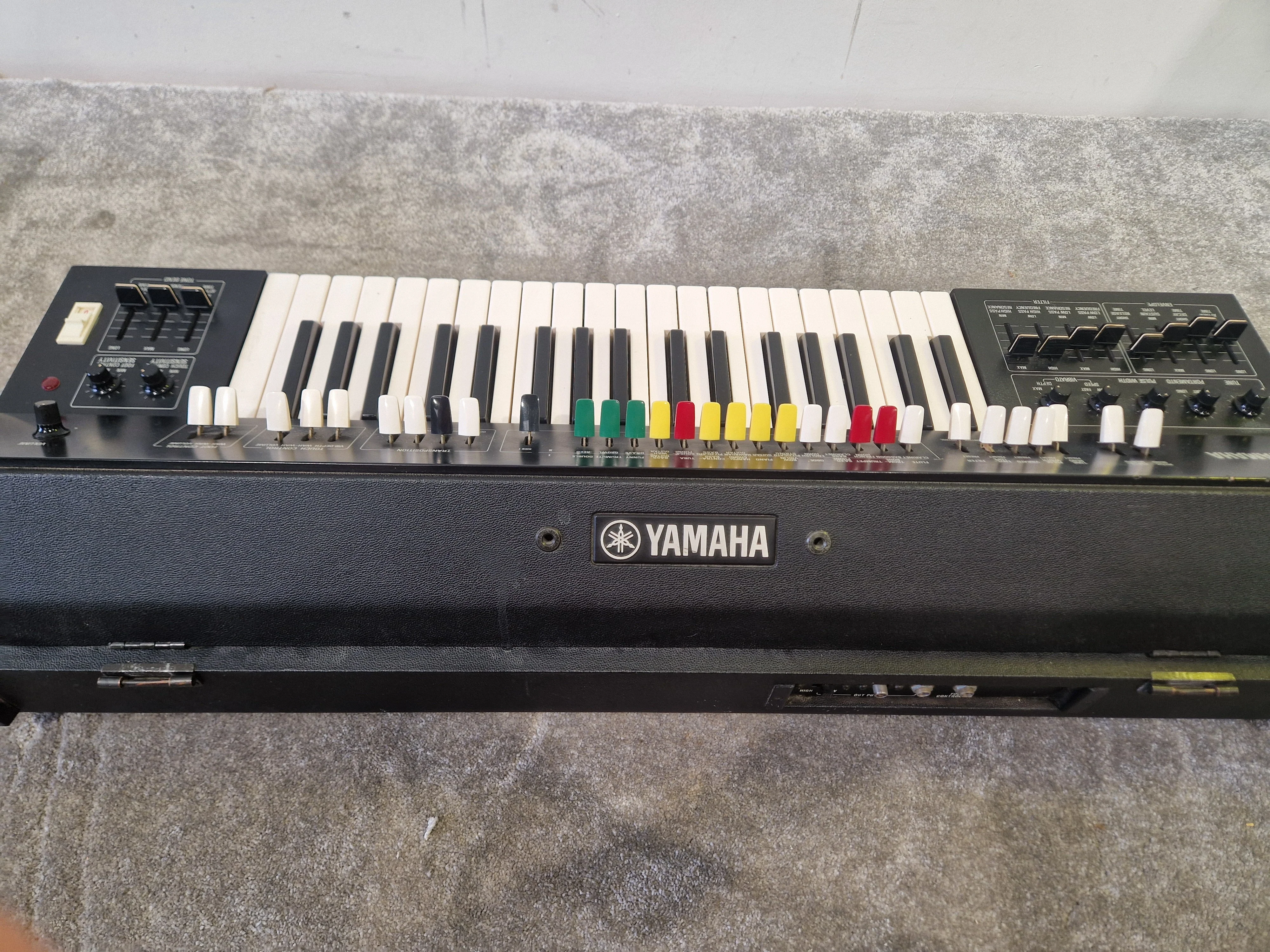 Yamaha SY-2 – Monophonic Analog Synth – Aftertouch Keyboard – Very Good Vintage w/ Case + Legs - Image 6