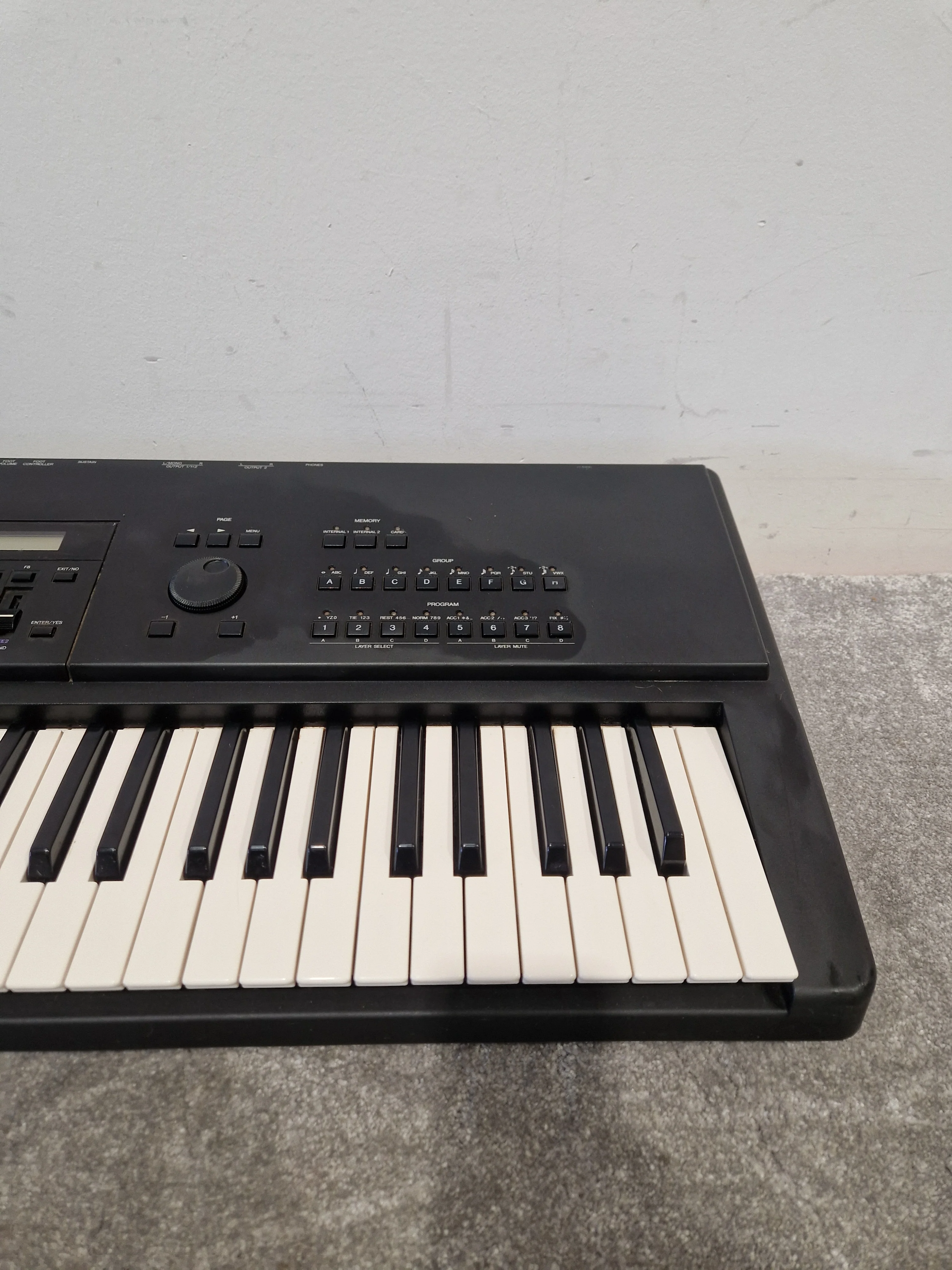 YAMAHA SY85 - Advanced Music Workstation - Fair w/ Power Supply - Image 2