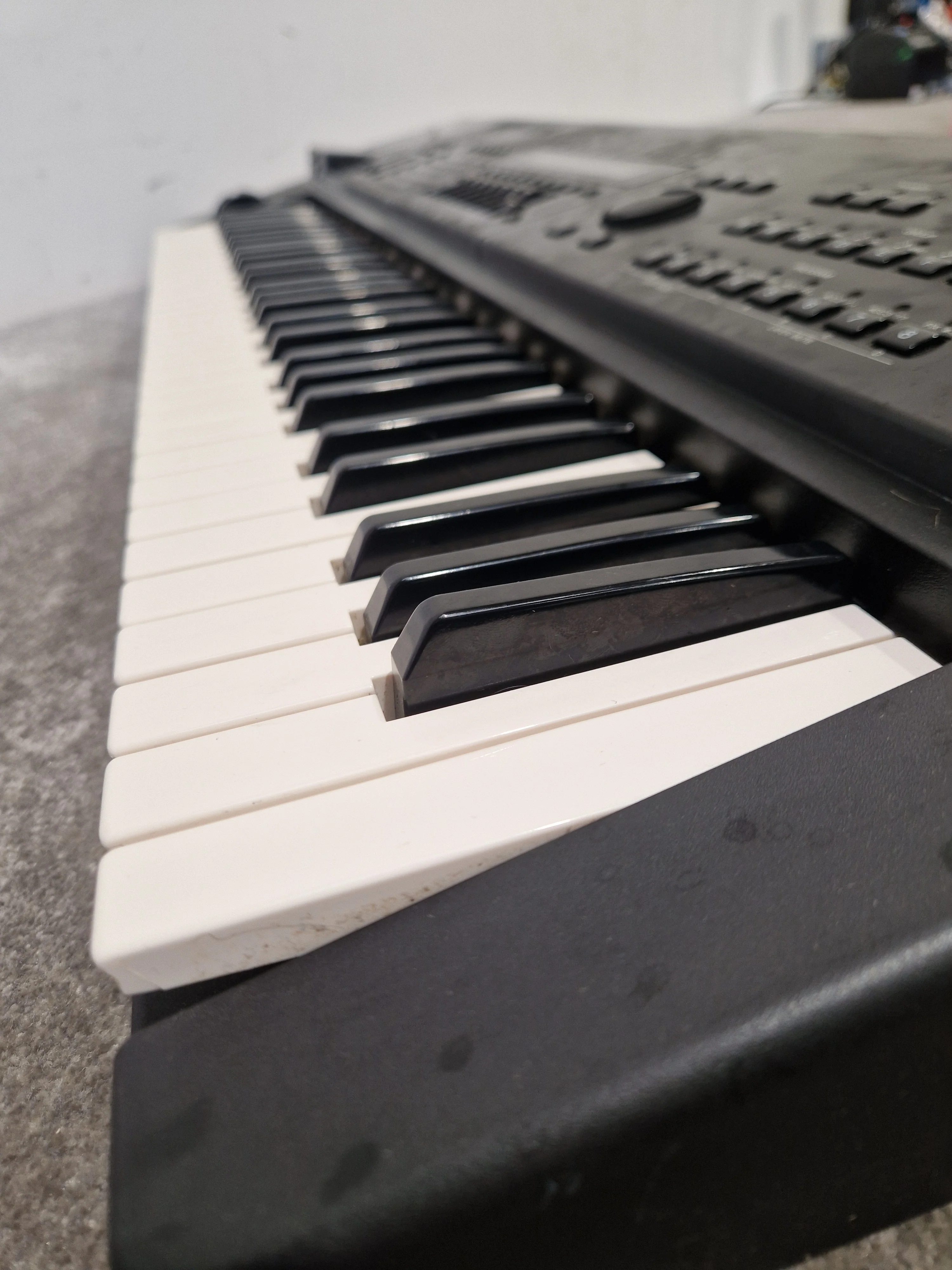YAMAHA SY85 - Advanced Music Workstation - Fair w/ Power Supply - Image 6