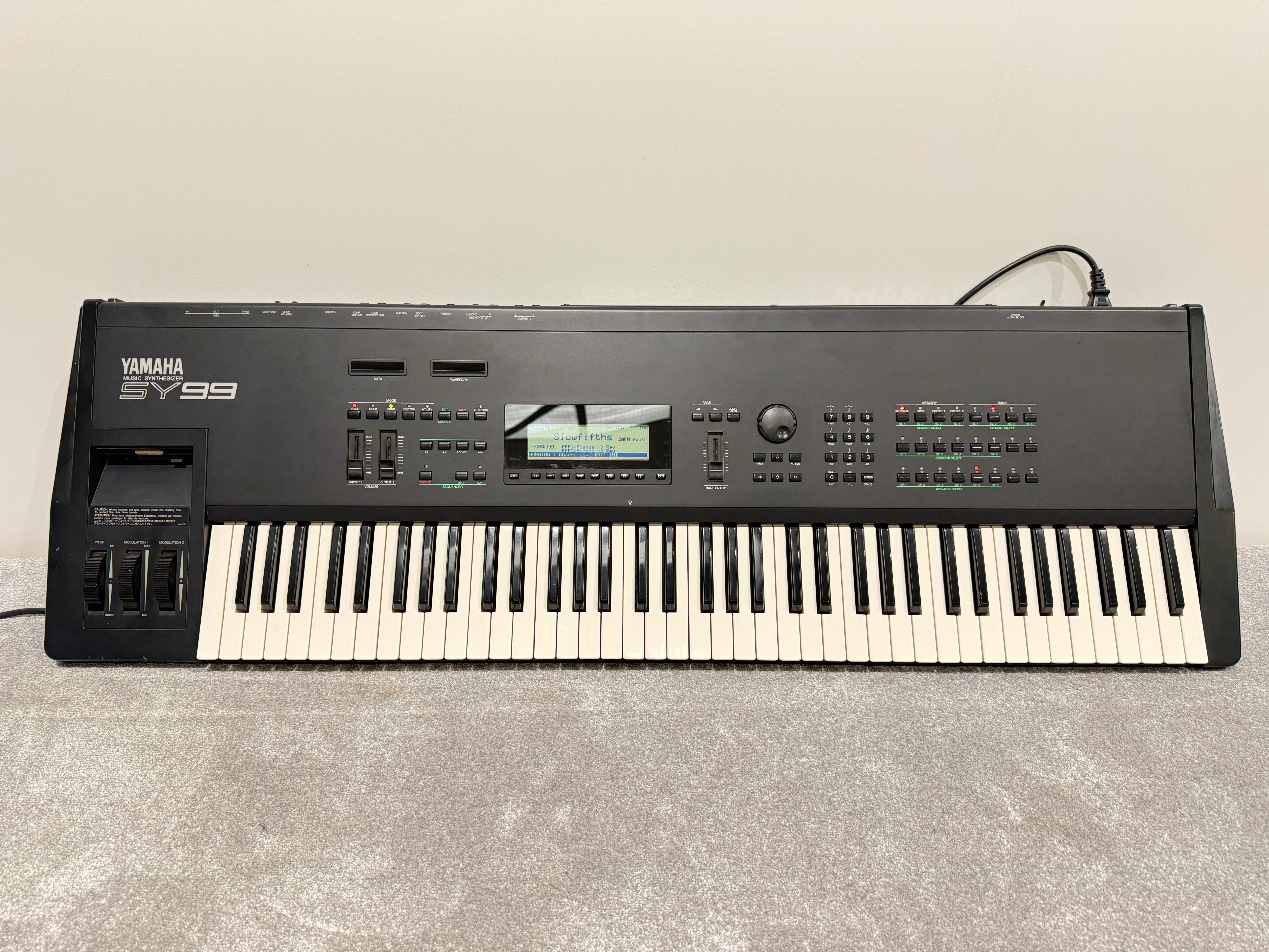 Yamaha SY99 Keyboard Synthesiser