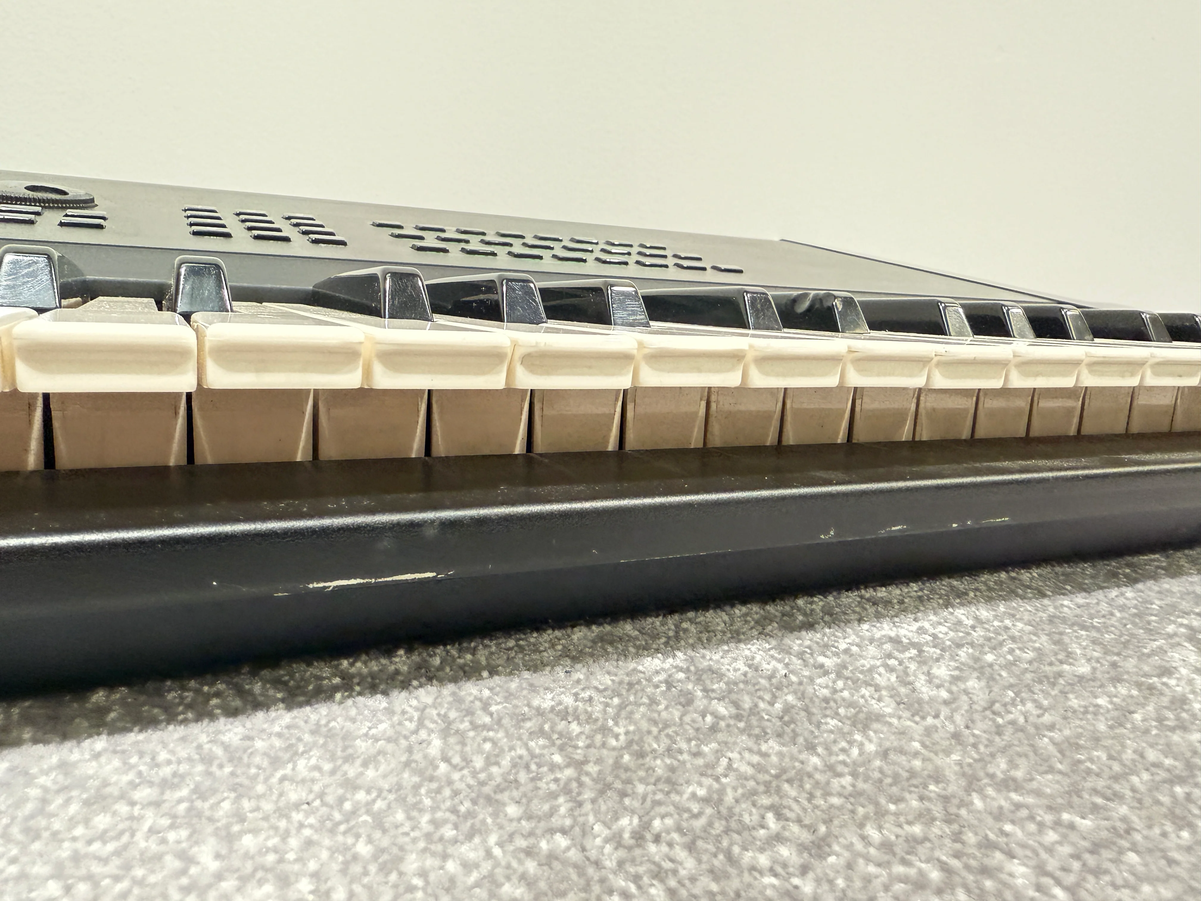 Yamaha SY99 Keyboard Synthesiser - Image 13