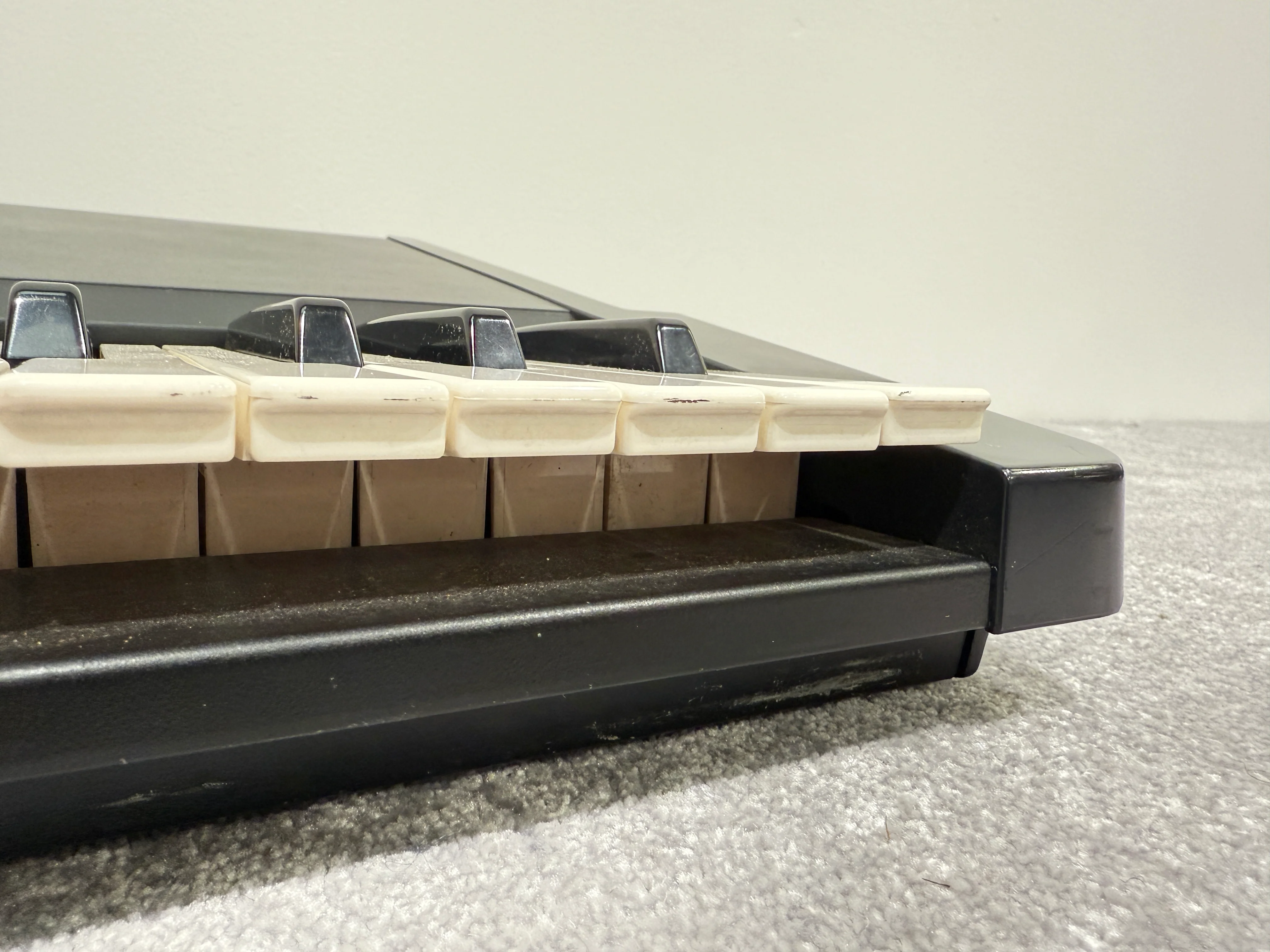 Yamaha SY99 Keyboard Synthesiser - Image 14