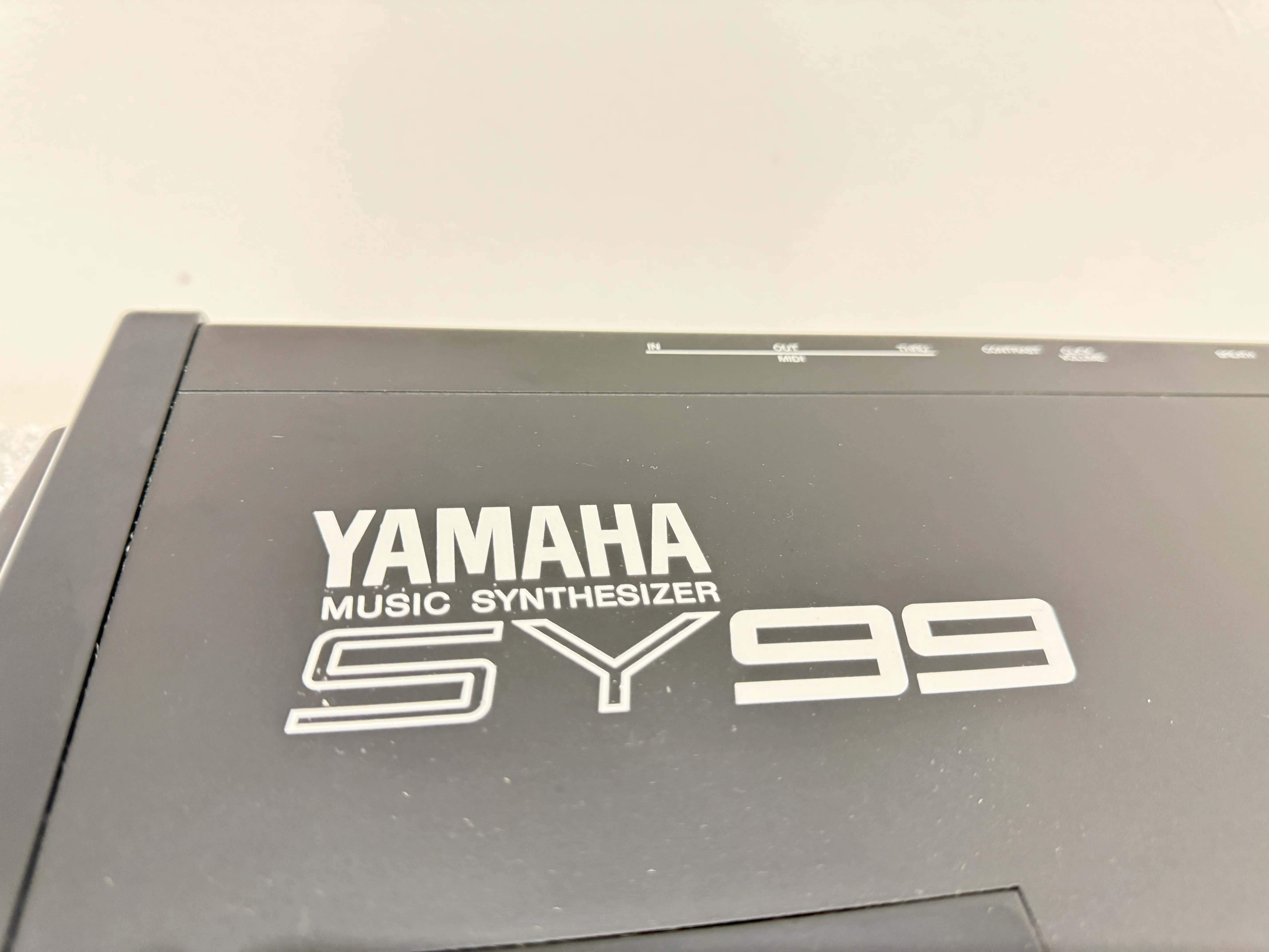 Yamaha SY99 Keyboard Synthesiser - Image 17