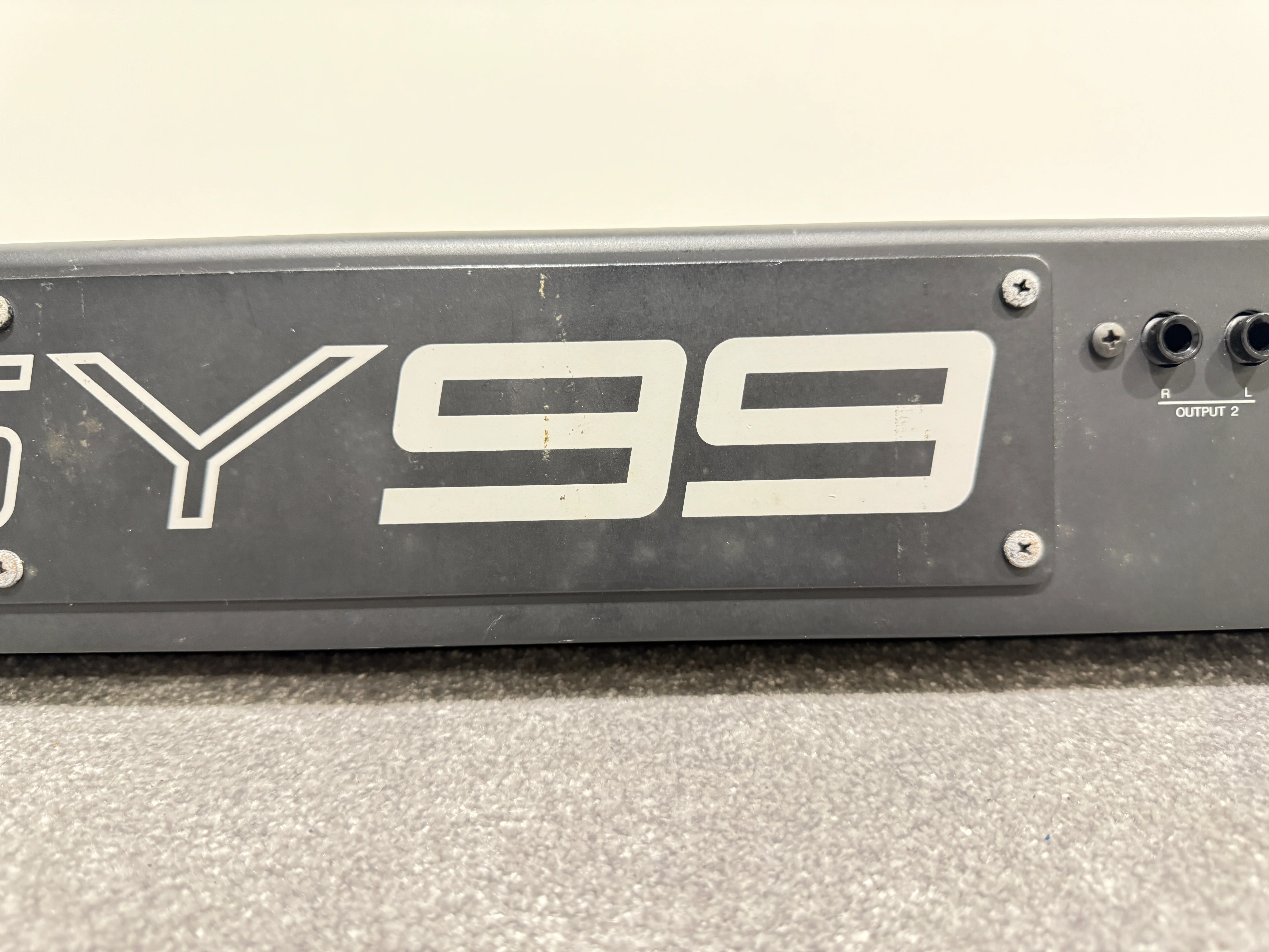 Yamaha SY99 Keyboard Synthesiser - Image 23