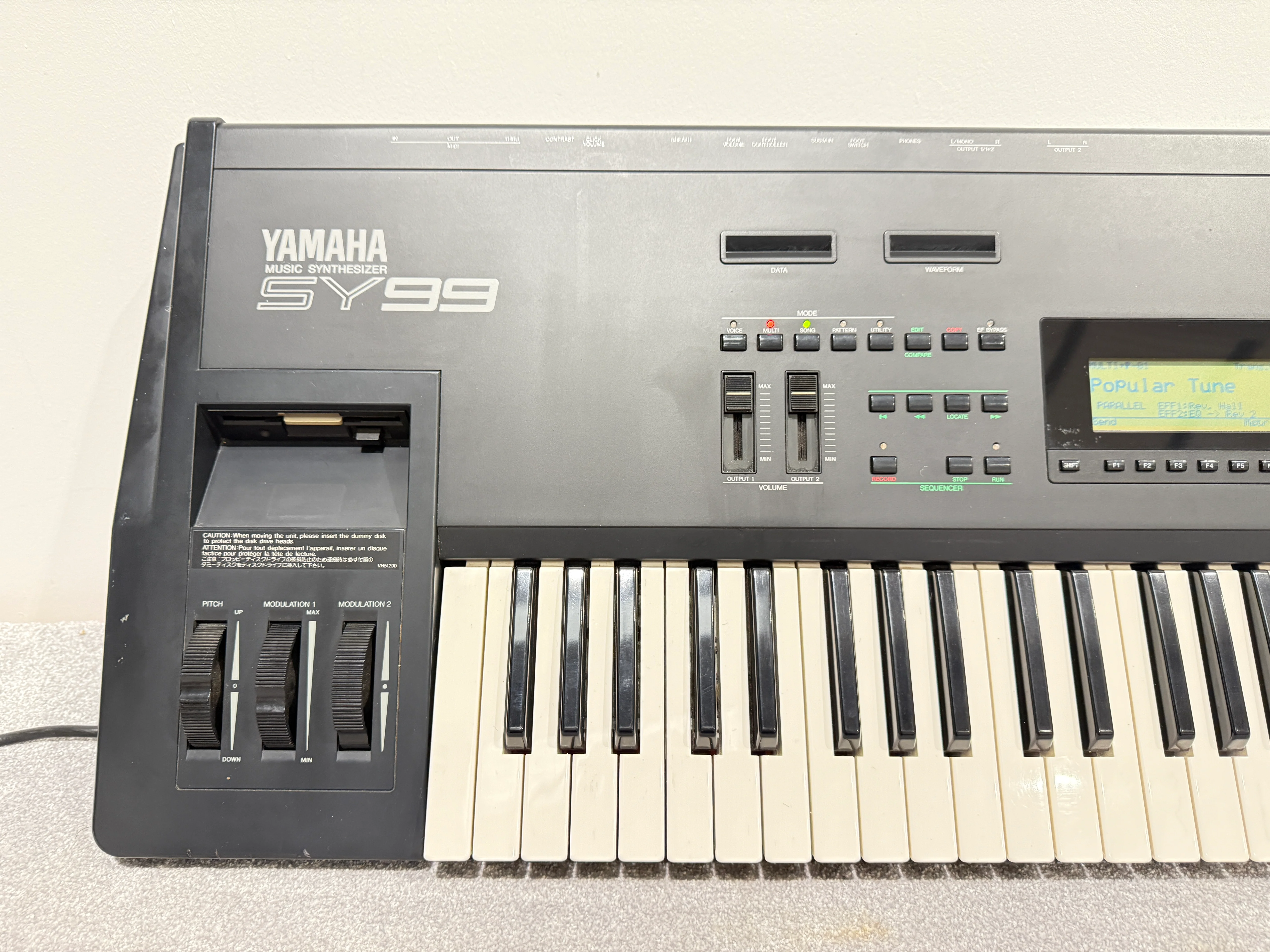 Yamaha SY99 Keyboard Synthesiser - Image 4