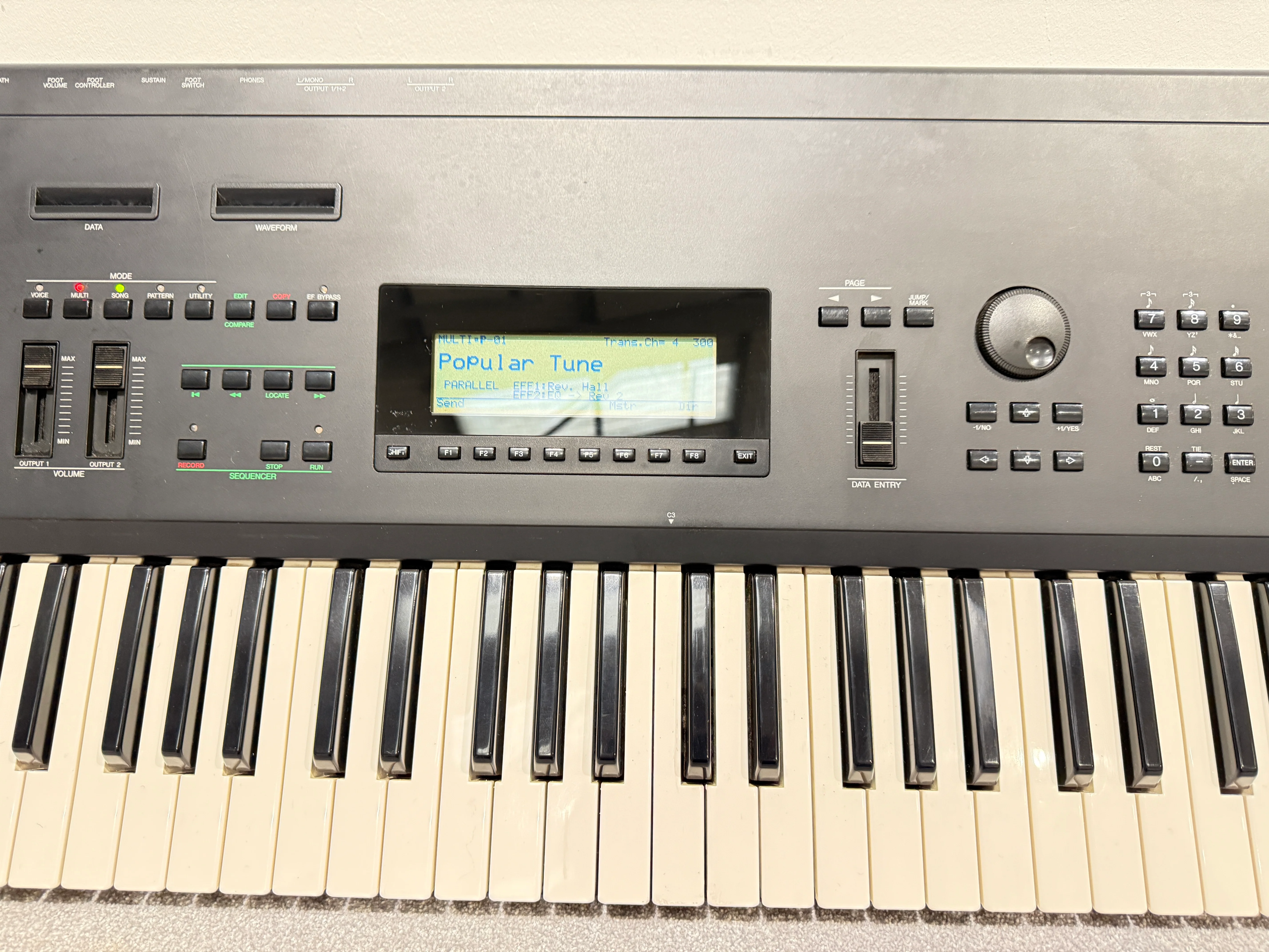 Yamaha SY99 Keyboard Synthesiser - Image 7