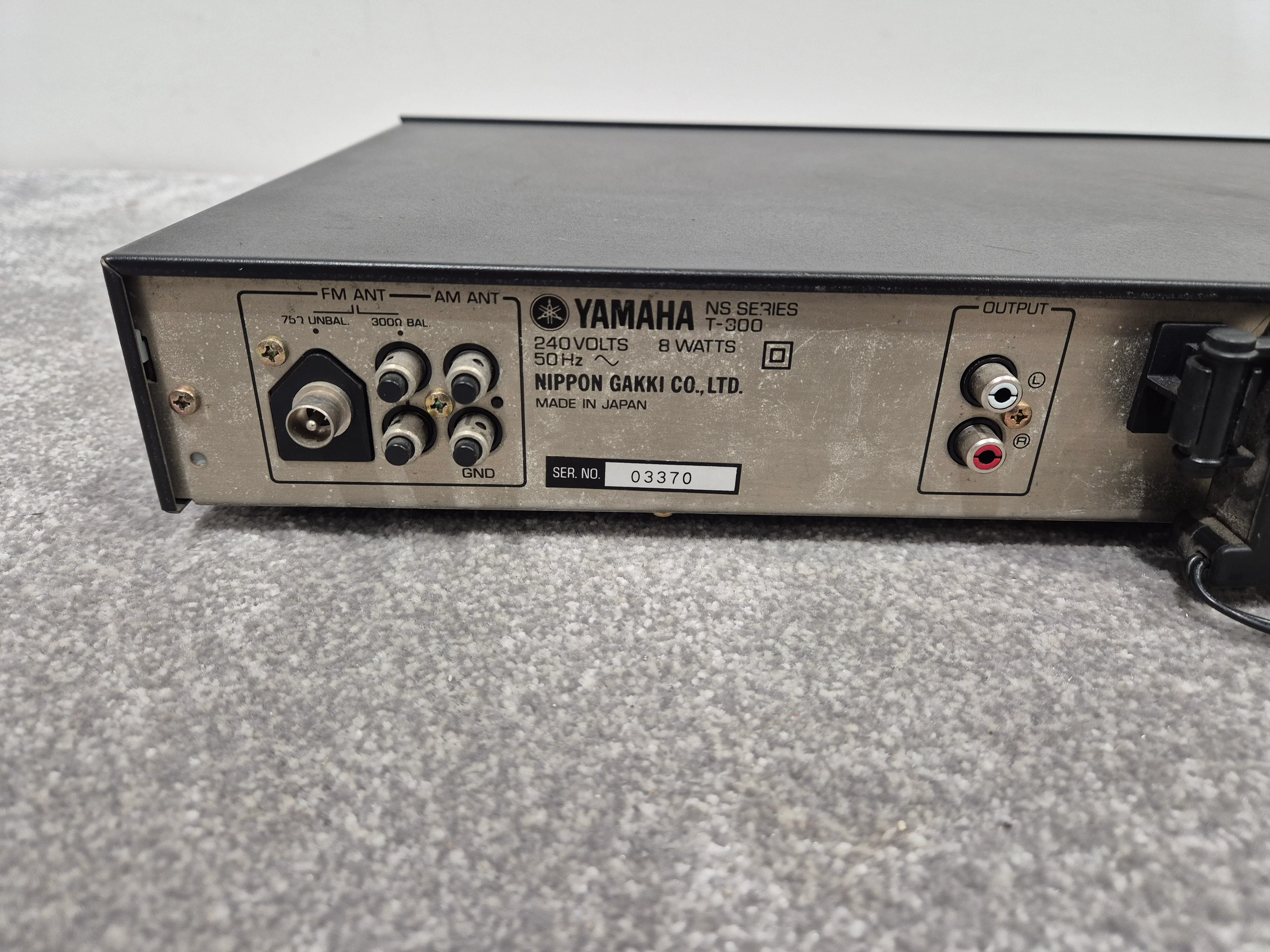 Yamaha T-300 - 1983 AM/FM Stereo Tuner - Vintage Audio Excellence - Excellent w/ Power Supply & Tuner aerial and cables - Image 7