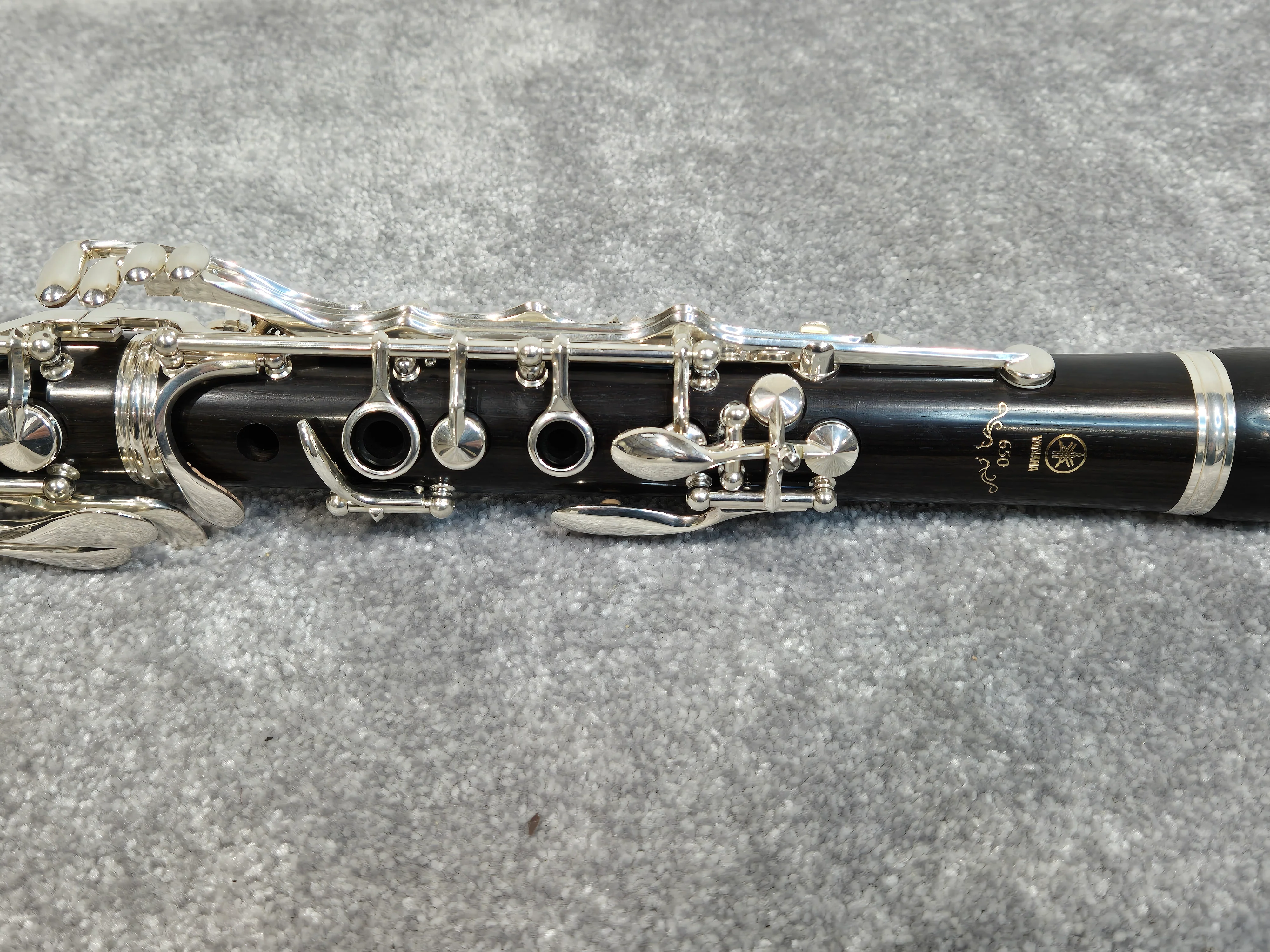 Yamaha YCL-650 Bb Clarinet + Hard Case and Yamaha Soft Bag - Image 4