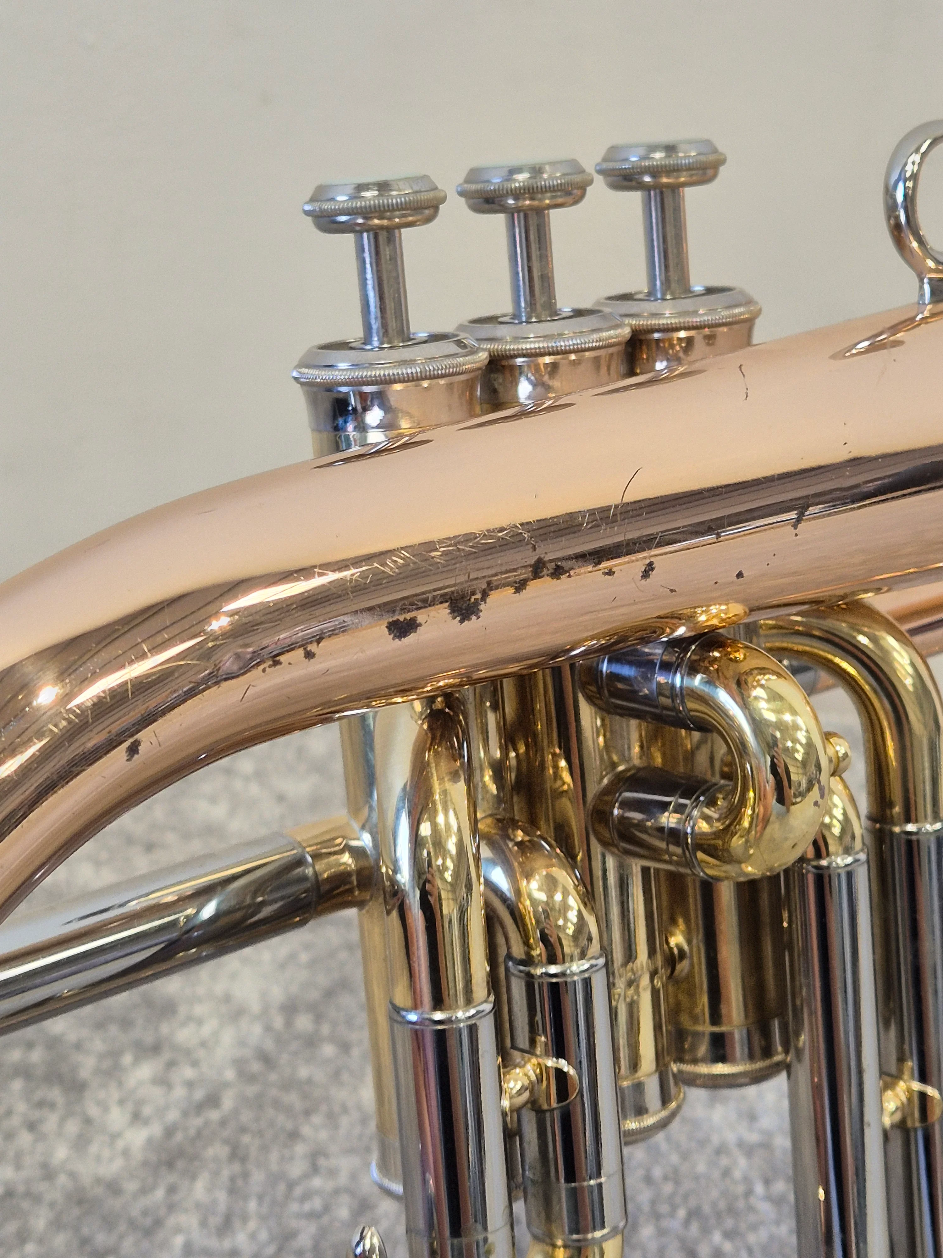 Yamaha YFH-631 - Professional Bb Flugelhorn w/ Hard Case - Image 4