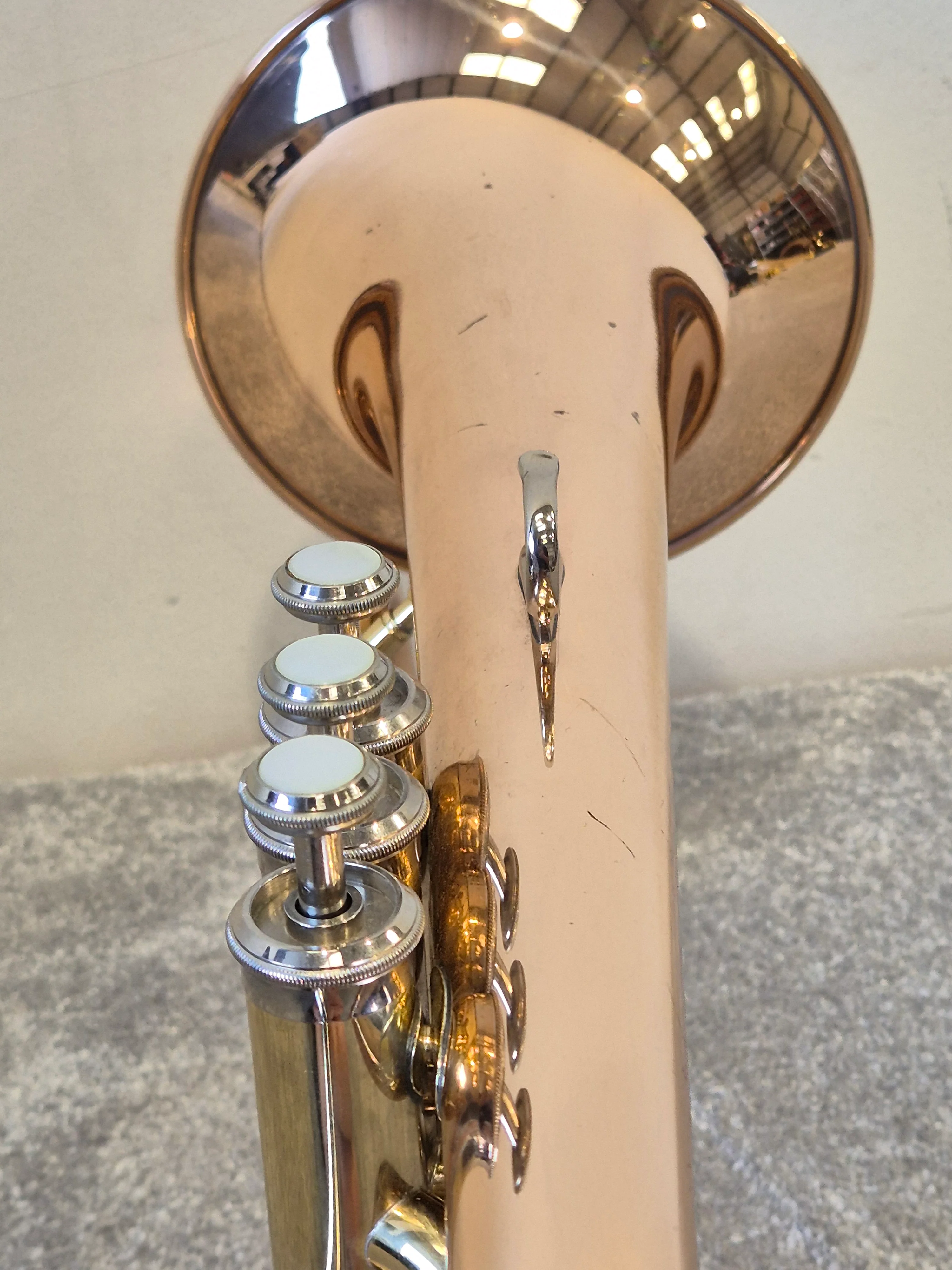 Yamaha YFH-631 - Professional Bb Flugelhorn w/ Hard Case - Image 5