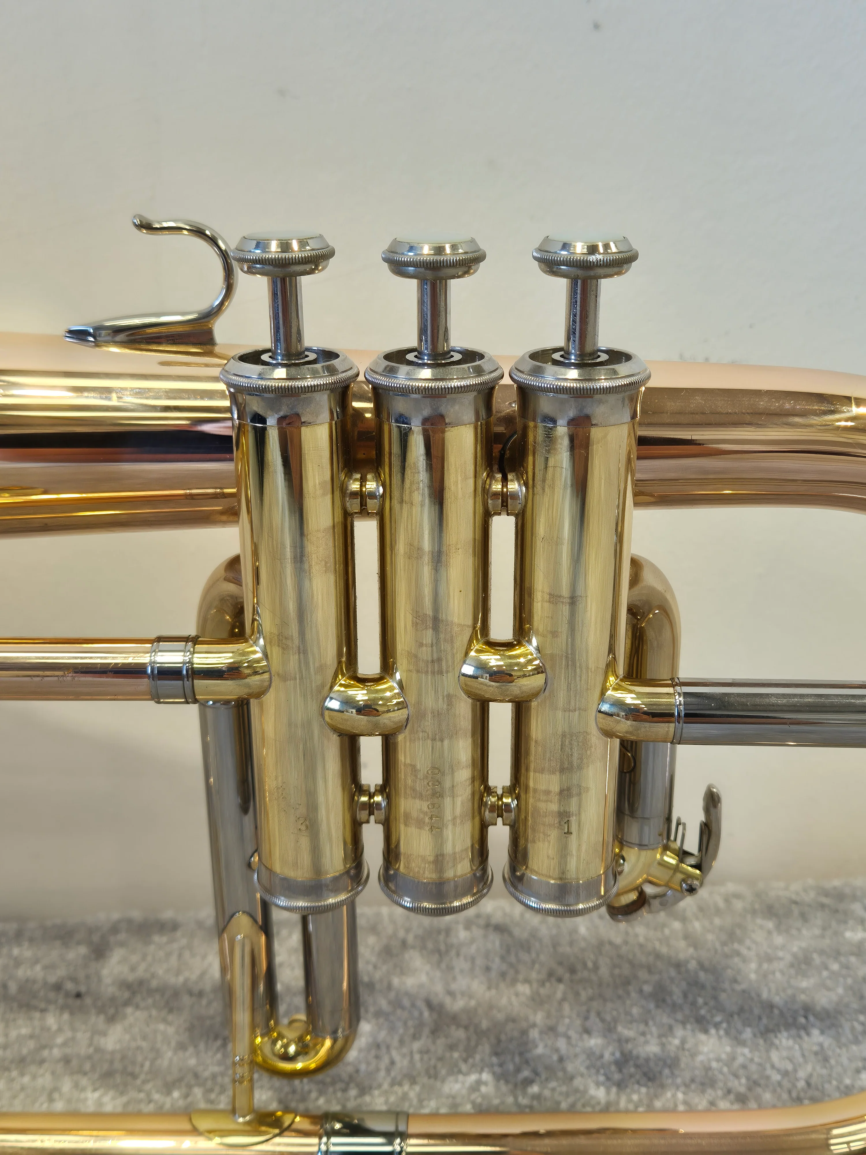 Yamaha YFH-631 - Professional Bb Flugelhorn w/ Hard Case - Image 7