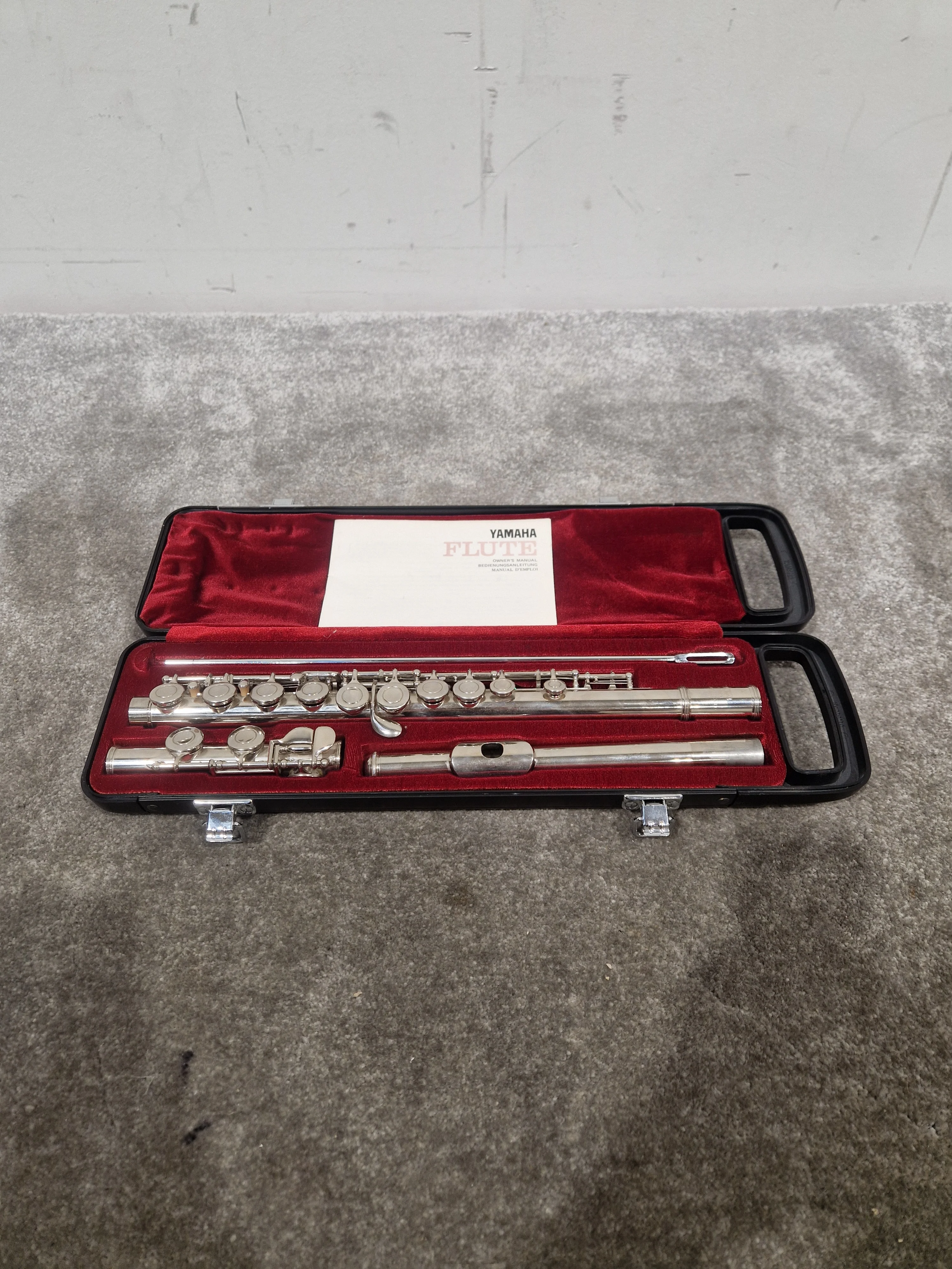 Yamaha YFL22IN Japanese Flute - Professional Concert Quality - Excellent w/ Hard Case - Image 4
