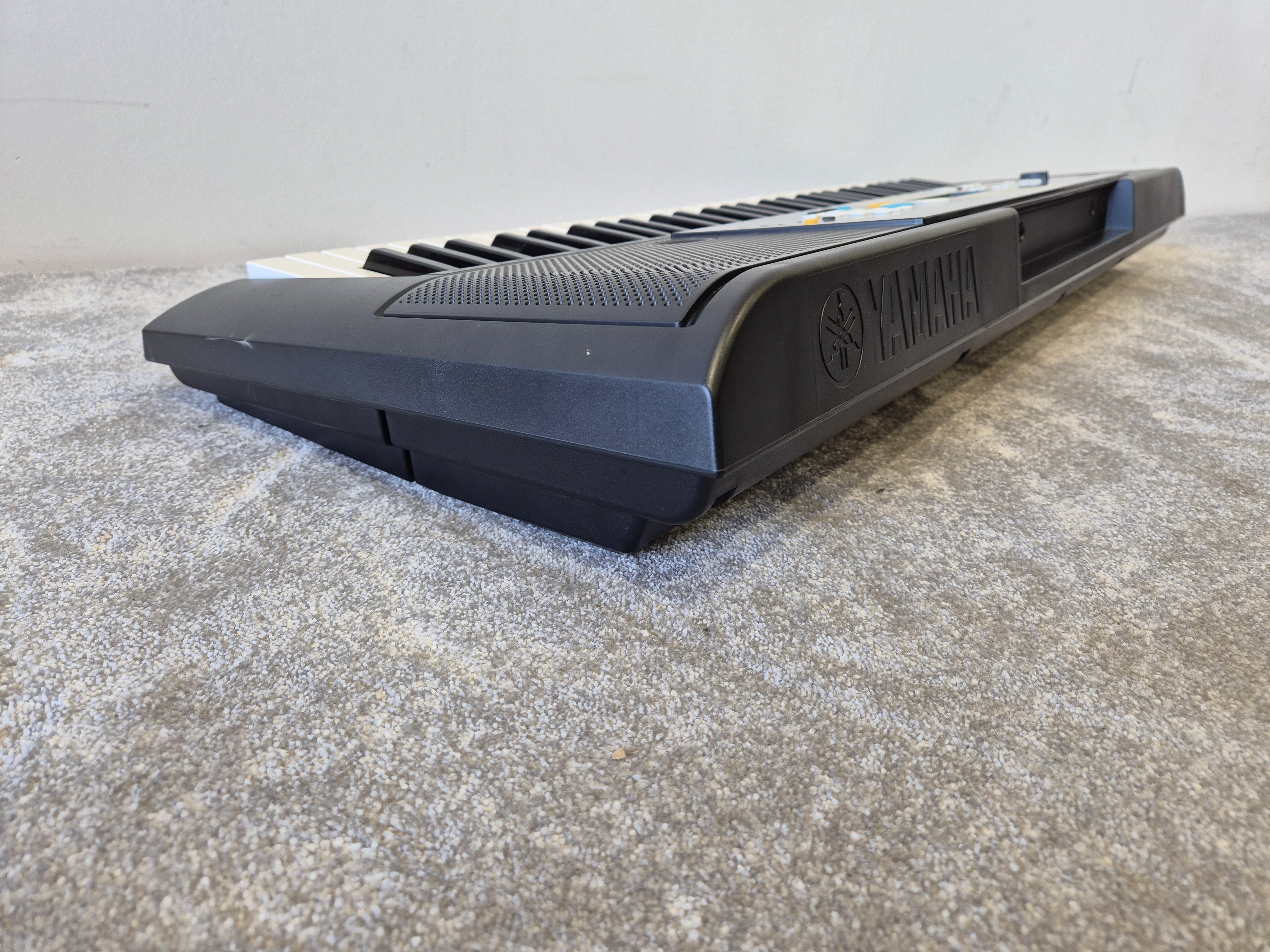 Yamaha YPT-220 - 61-key Musical Keyboard w/ Original Box - Image 12