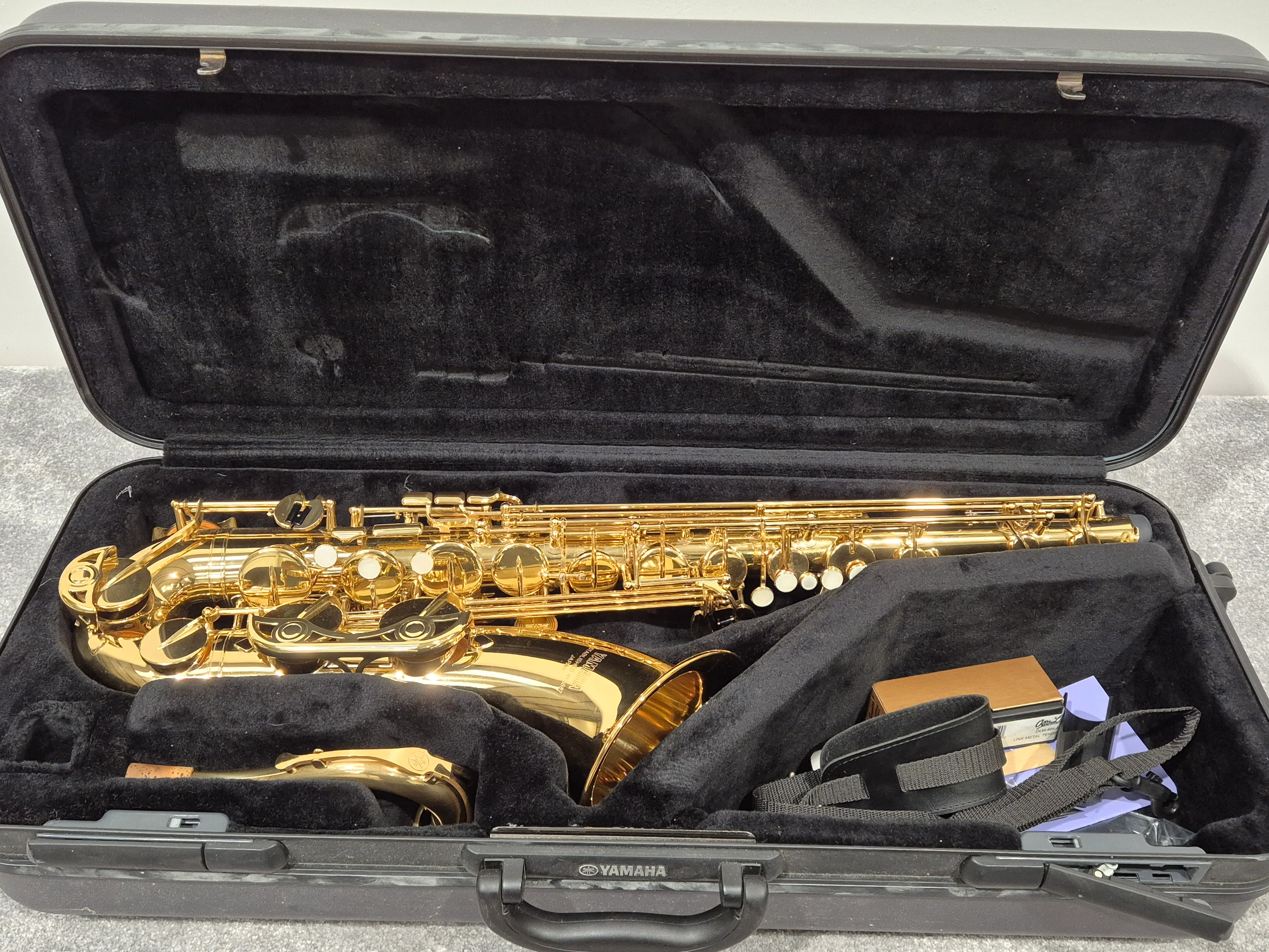 Yamaha YTS 275 Tenor Saxophone With Yamaha Hard Case - Mint Condition - Image 2