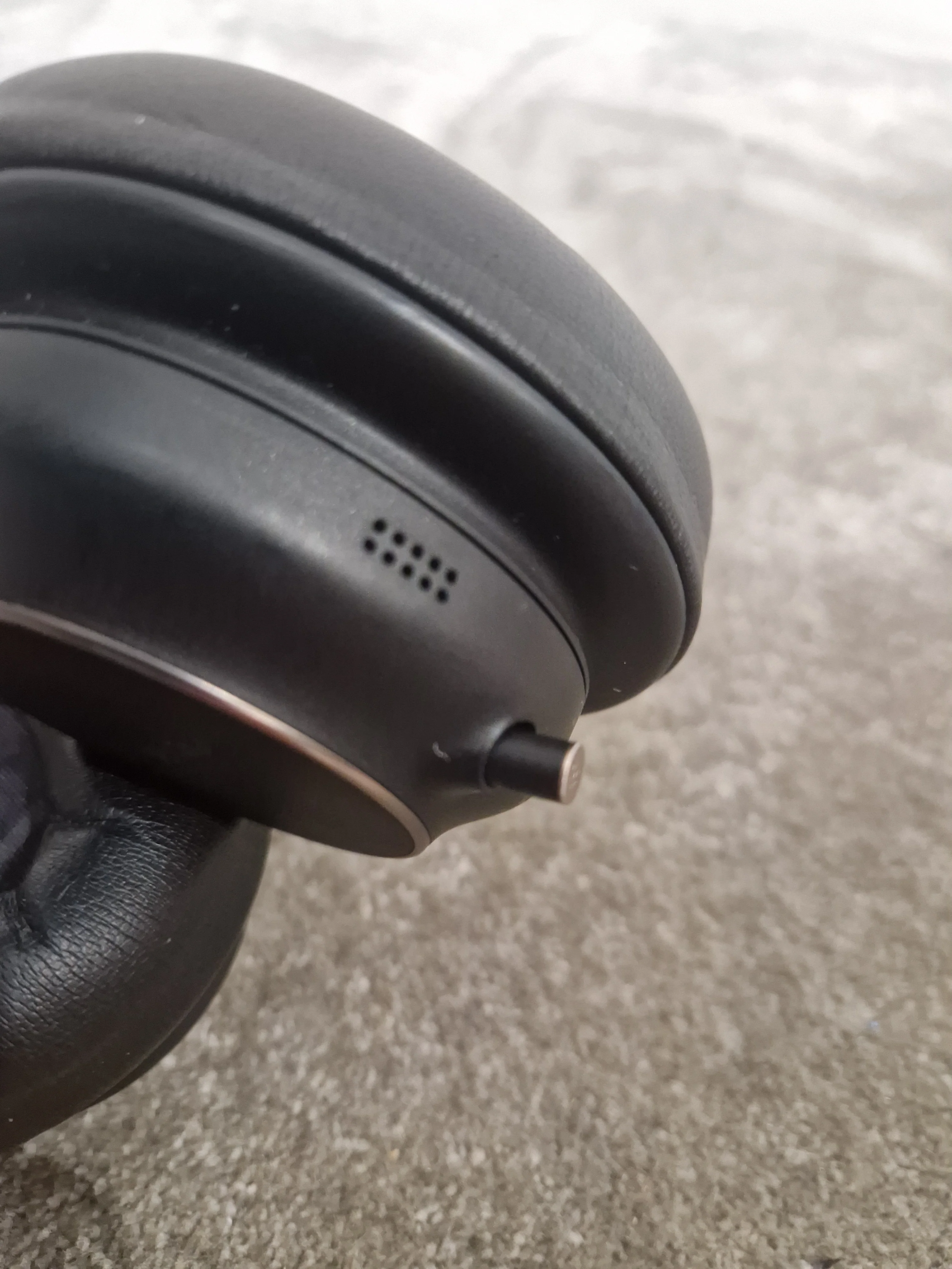 Yealink BH76 Plus Teams - USB-C Bluetooth Headset - Black/Green - Excellent w/ Soft Case - Image 2