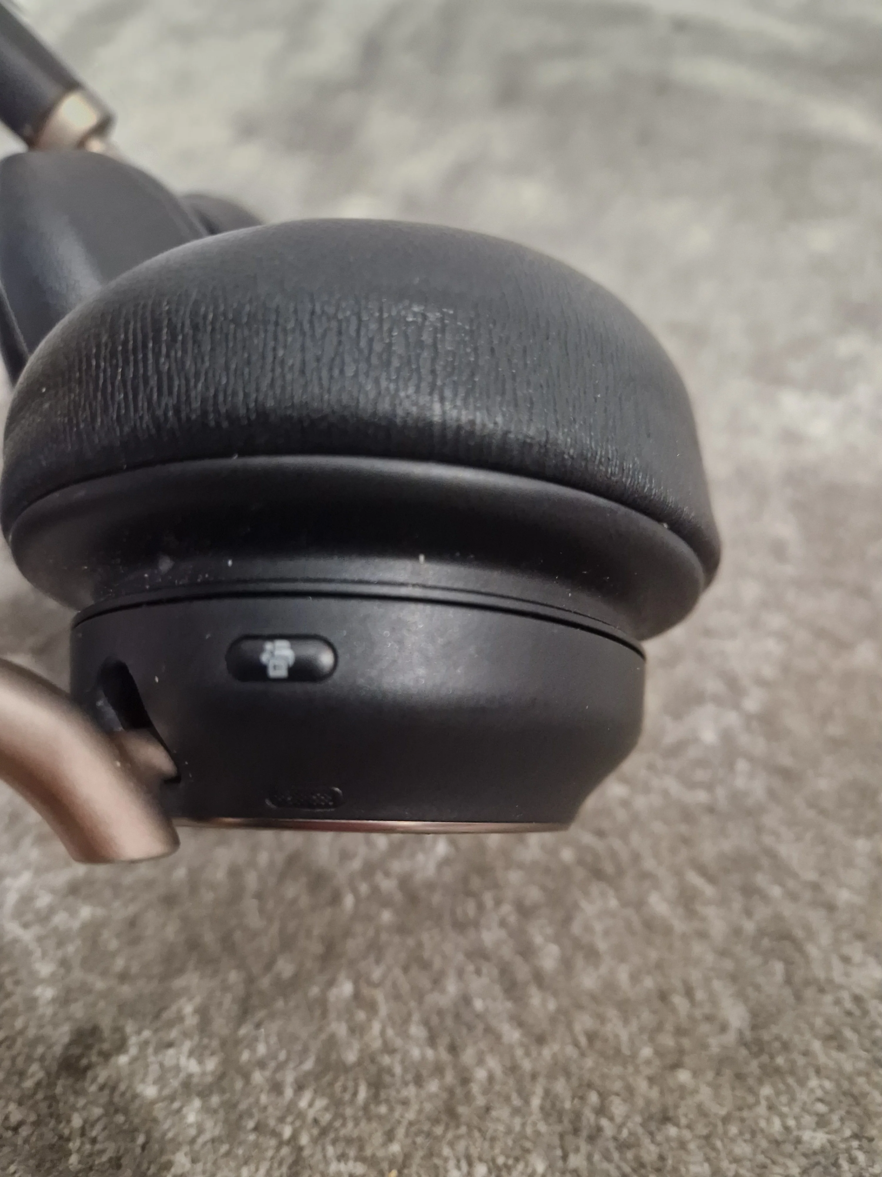 Yealink BH76 Plus Teams - USB-C Bluetooth Headset - Black/Green - Excellent w/ Soft Case - Image 7