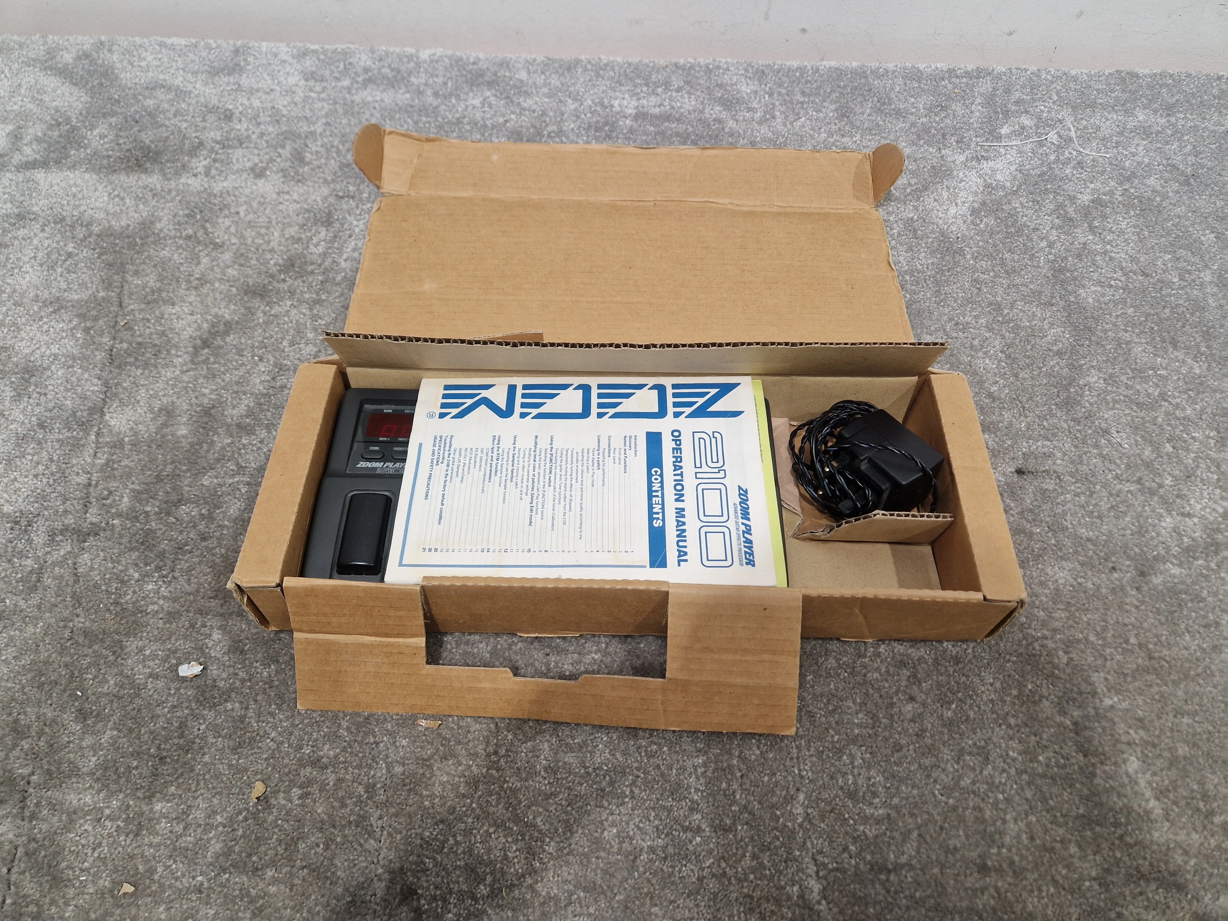 Zoom 2100 Effects Pedal - Multi-Effects, 24-bit Processing - Very Good w/ Original Box & Power Supply & Manuals - Image 11