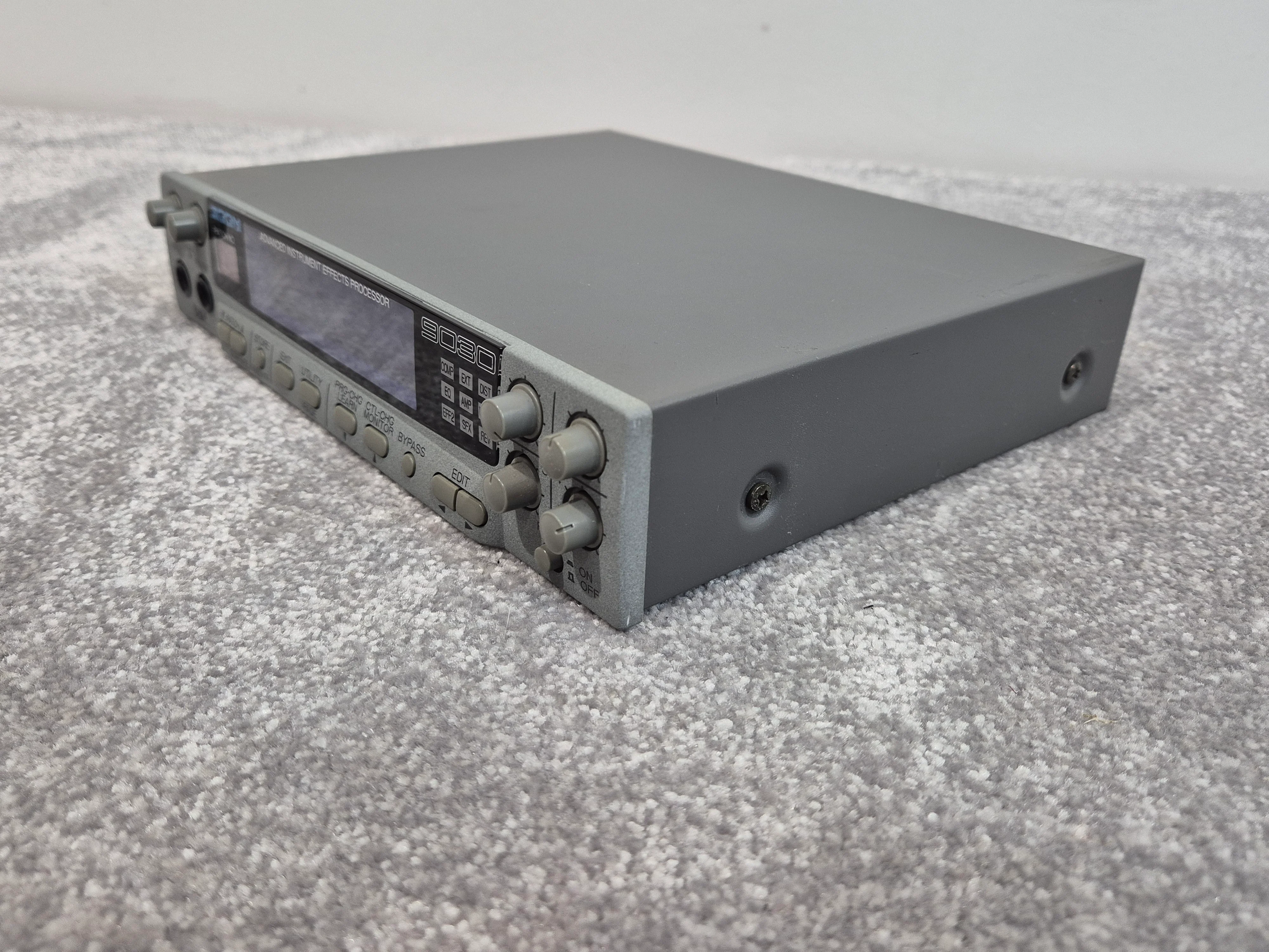 Zoom 9030 - Advanced Instrument Multi Effects Processor (Spares or Repairs) - Image 2