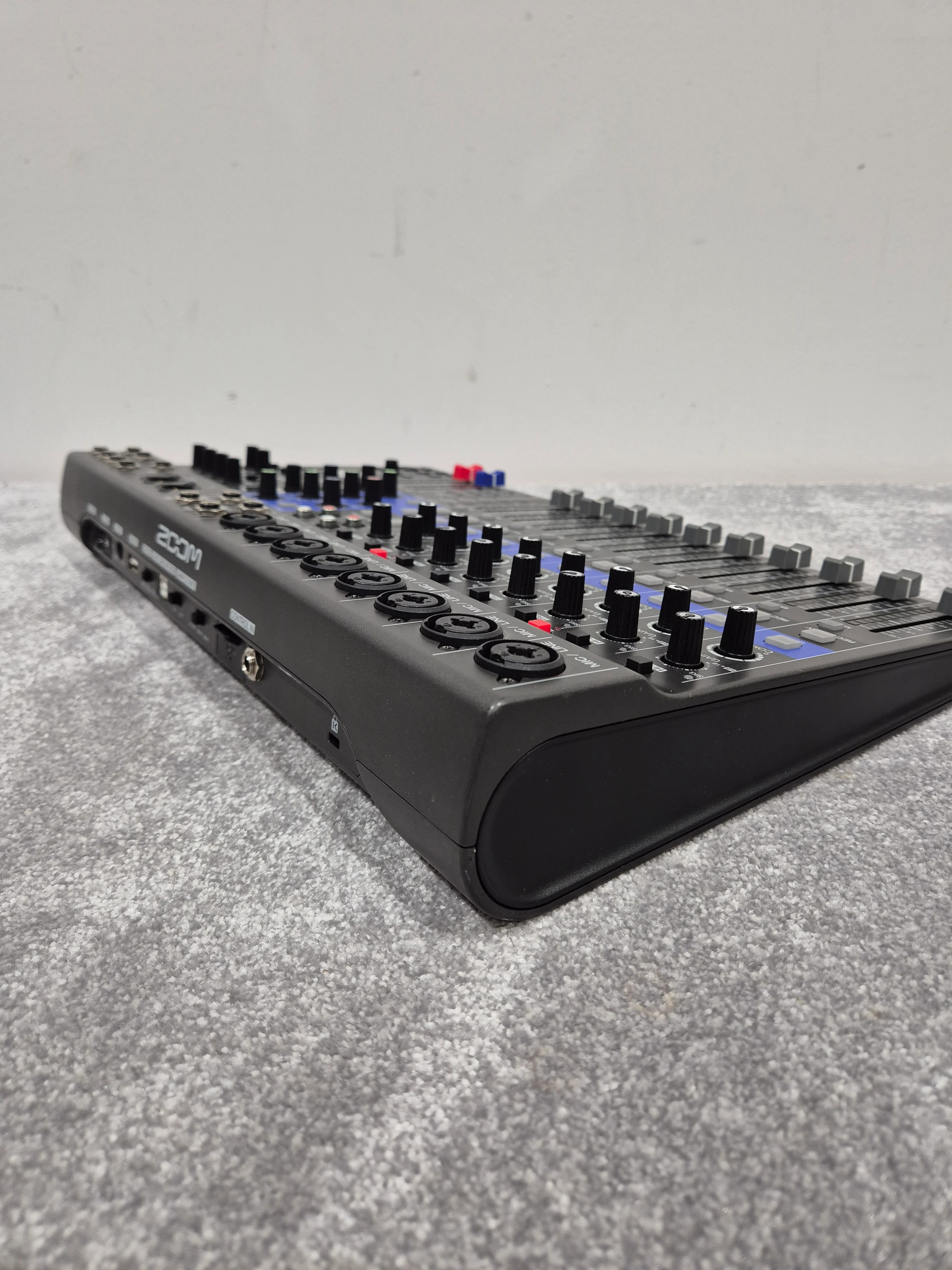 Zoom LiveTrack L12 - Digital Mixer and Multitrack Recorder w/ Original Box - Image 5
