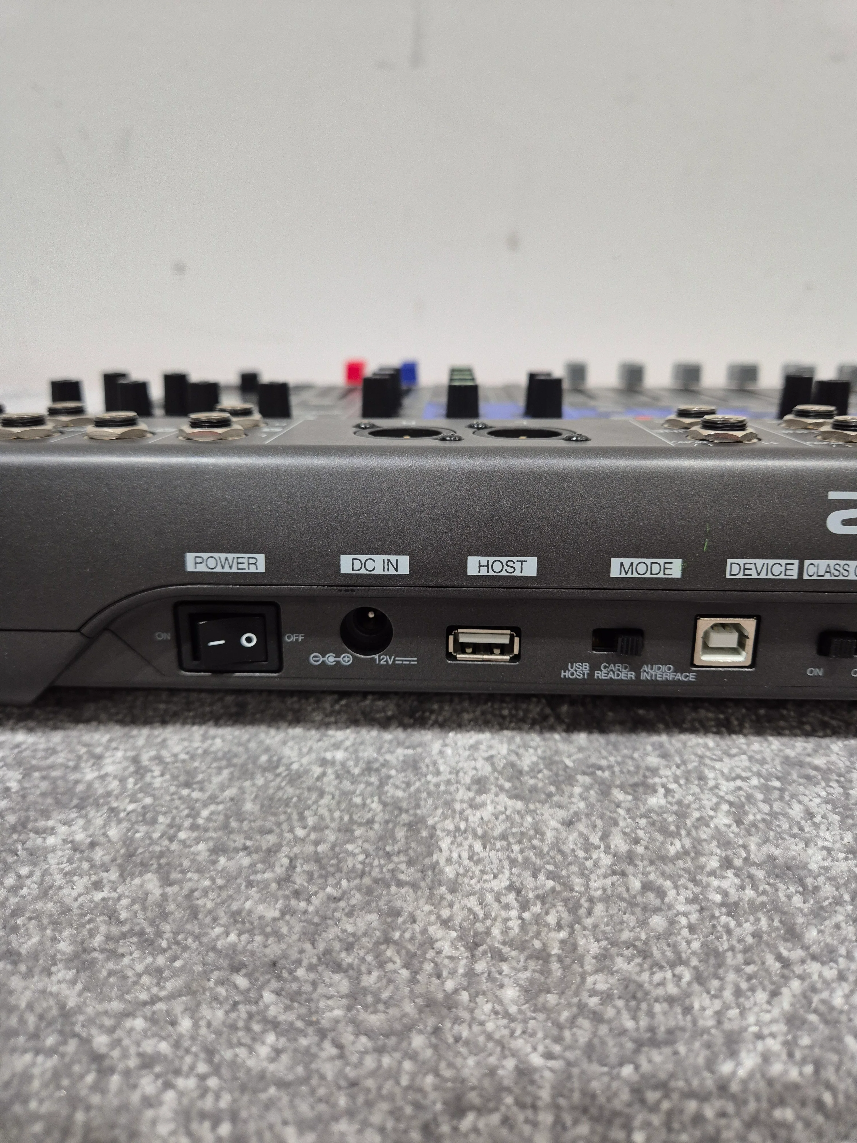 Zoom LiveTrack L12 - Digital Mixer and Multitrack Recorder w/ Original Box - Image 7