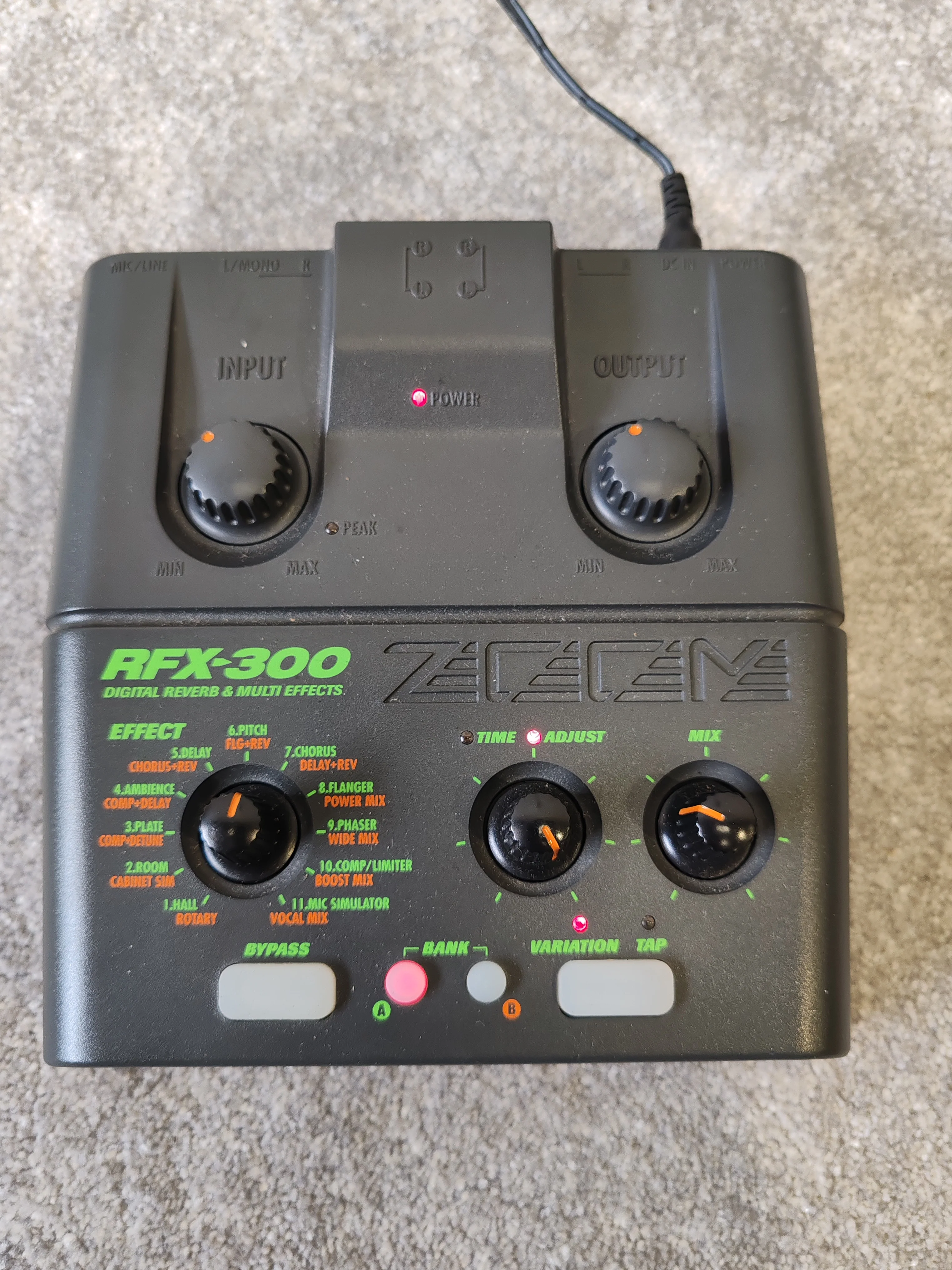 Zoom RFX-300 Multi-Effects Processor – Excellent Condition w/ Original Box - Image 6