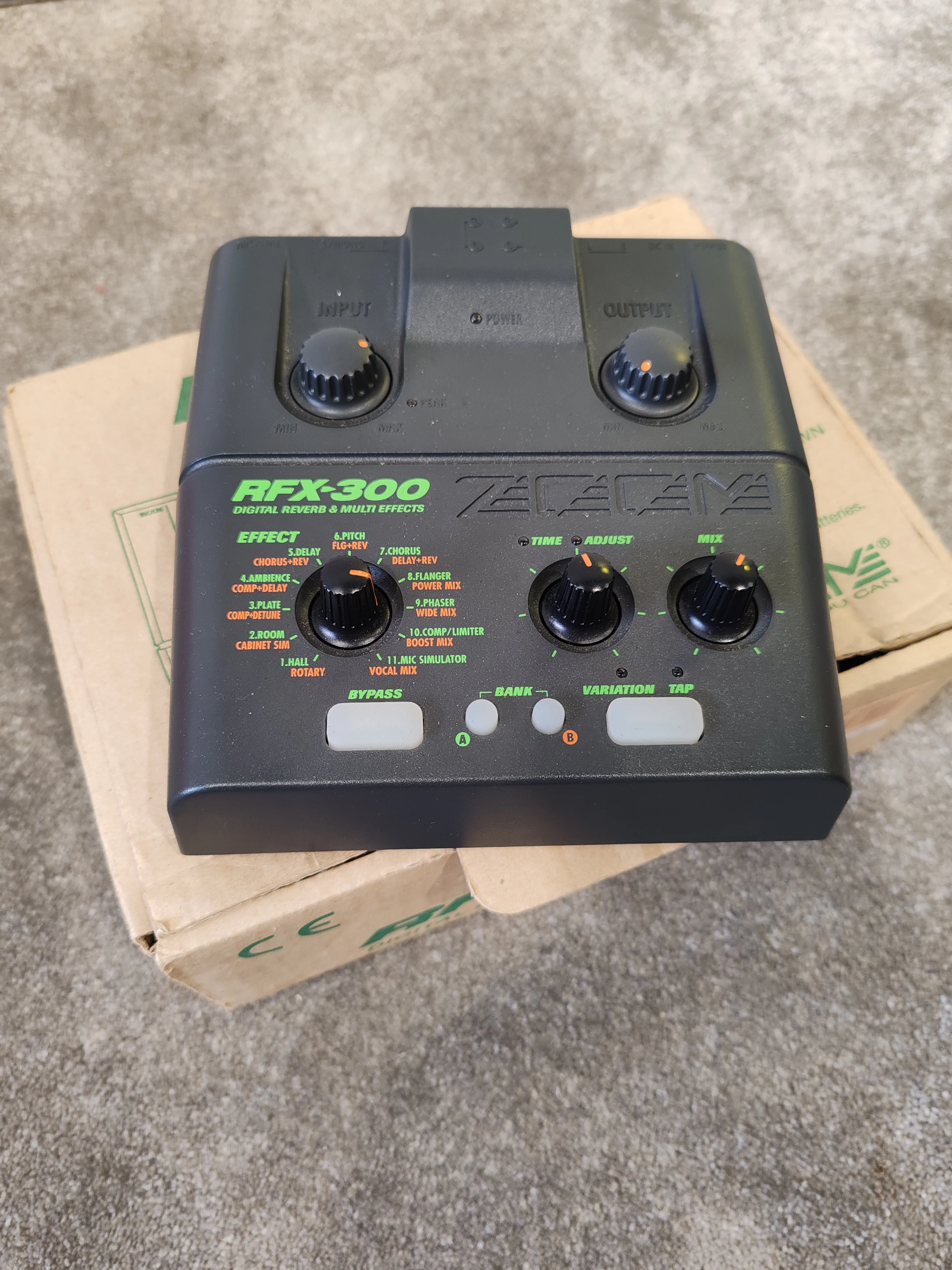 Zoom RFX-300 Multi-Effects Processor – Excellent Condition w/ Original Box - Image 7