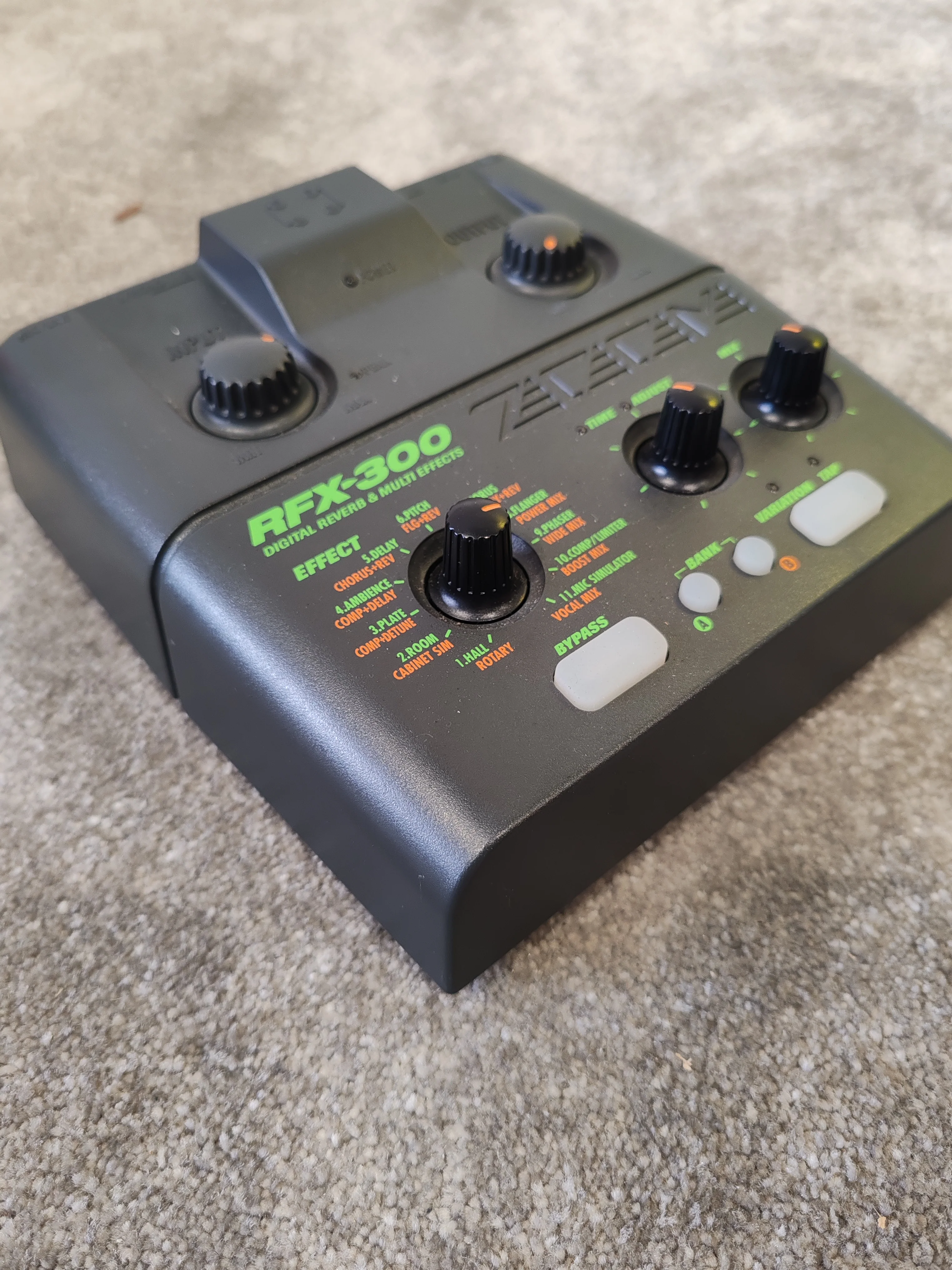 Zoom RFX-300 Multi-Effects Processor – Excellent Condition w/ Original Box - Image 8